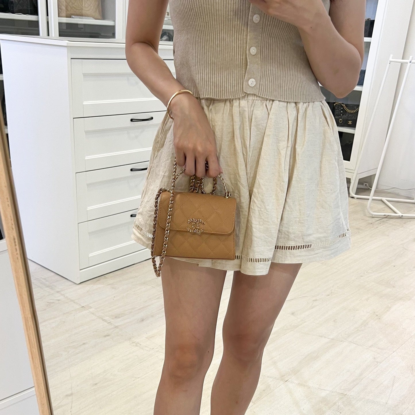 Chanel 23P Top Handle Kelly Clutch with Chain in Caramel Caviar and Ghw ( )