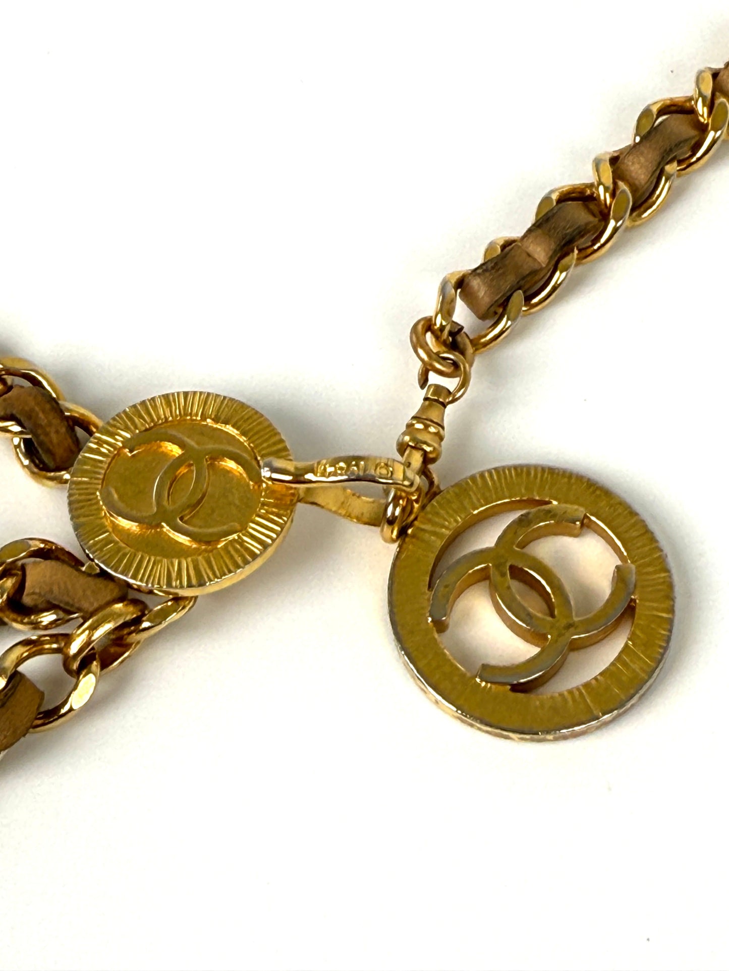 CHANEL Gold Chain Link Beige Leather 1984 CC Belt