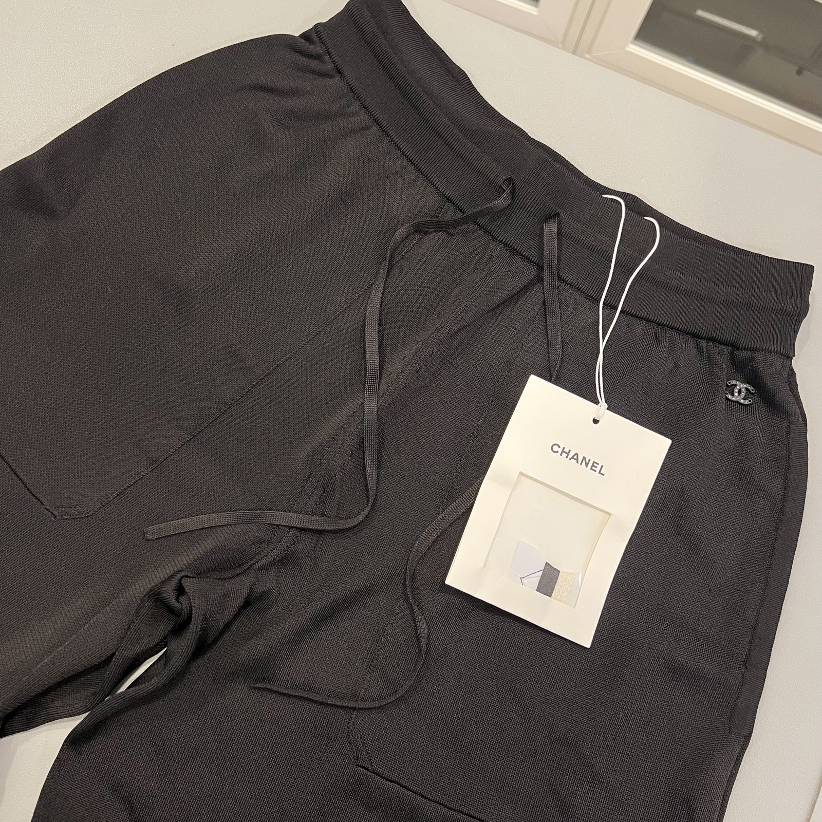 Chanel 25A Pants in Black & Ecru Mixed Fibres (vicose and Polyamide) Sz 38 ( ) Handbag