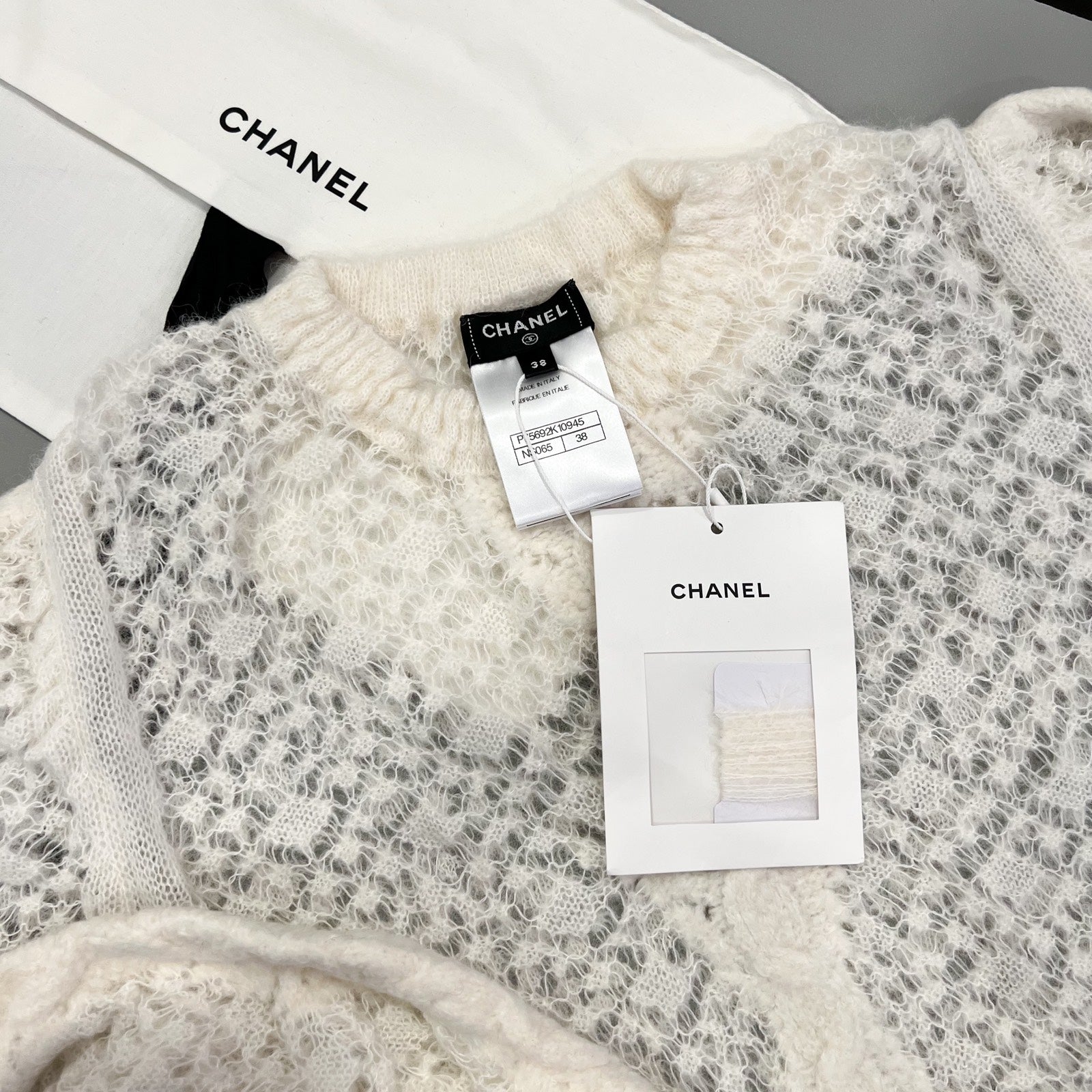 Chanel 23K Runway Pullover In White Alpaca And Polyamide ( ) Bag