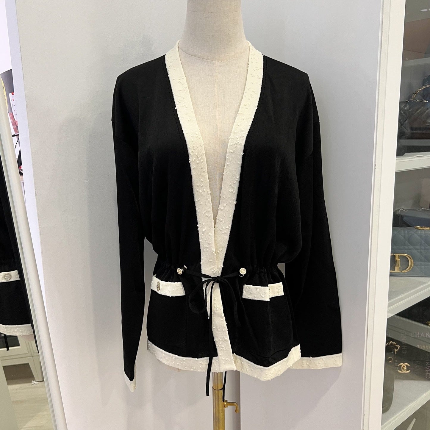 Chanel 25A Cardigan in Black and Ecru Mixed Fibers Sz 38 ( ) Handbag