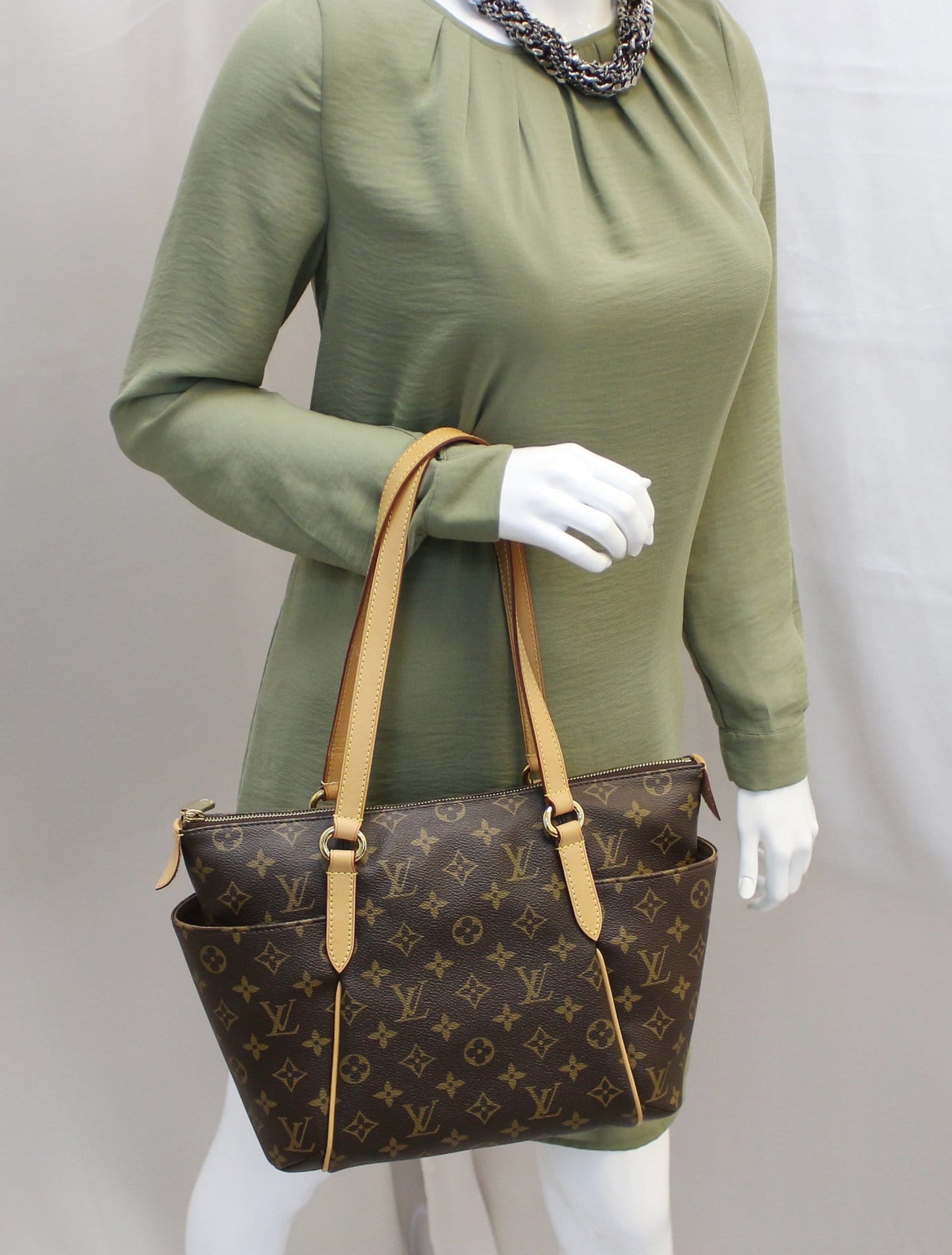 Louis Totally Pm Shoulder Tote Bag Monogram Shoulder Bag