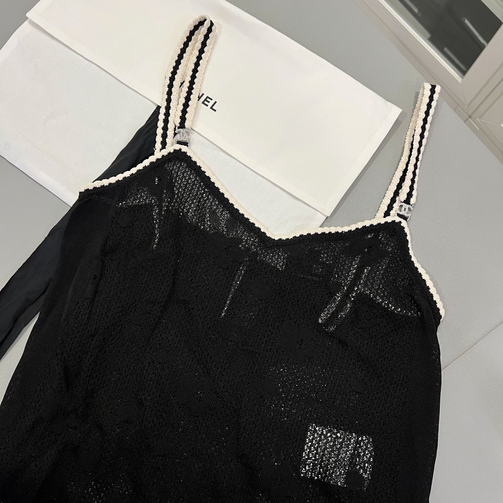 Chanel Sleeveless Strappy Top In Black White Knit Sz 34 ( ) Bag