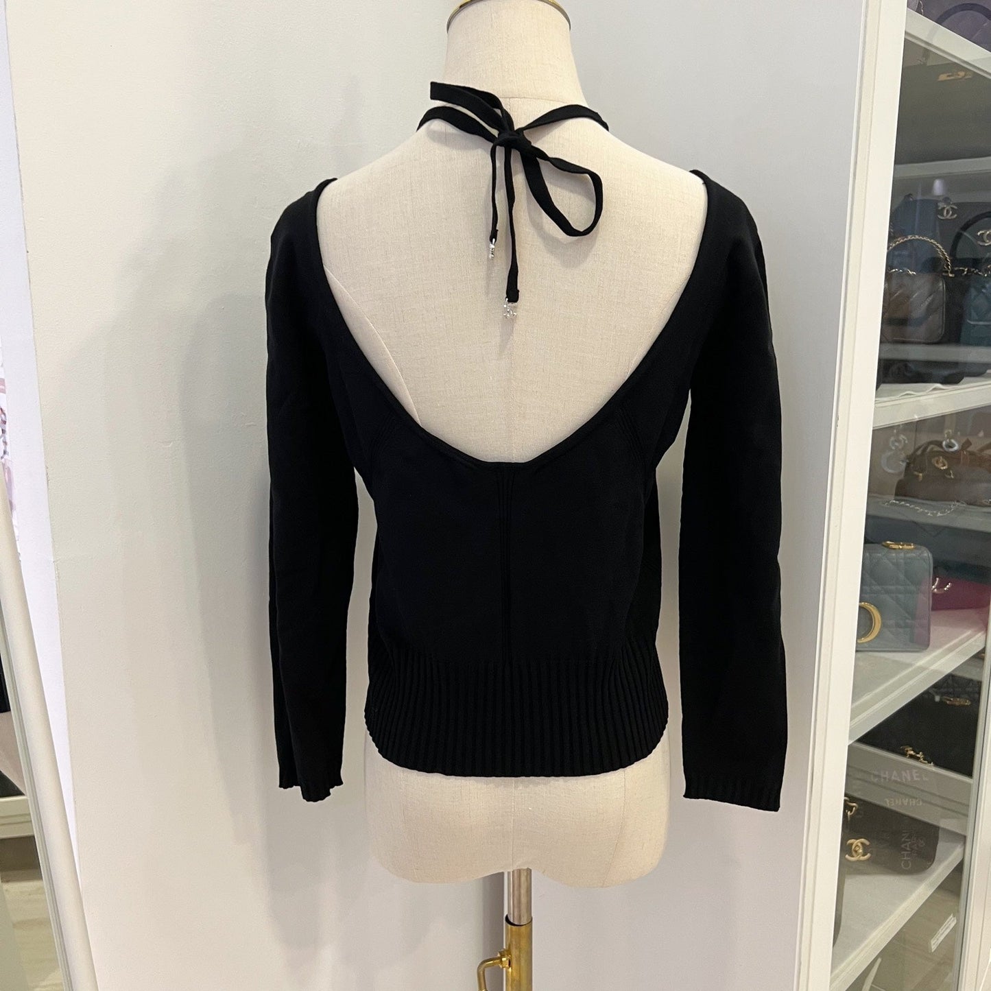 Chanel 24B Long Sleeves Open Back Blo  / Top in Black Viscose and Polyester (Model: P77857)