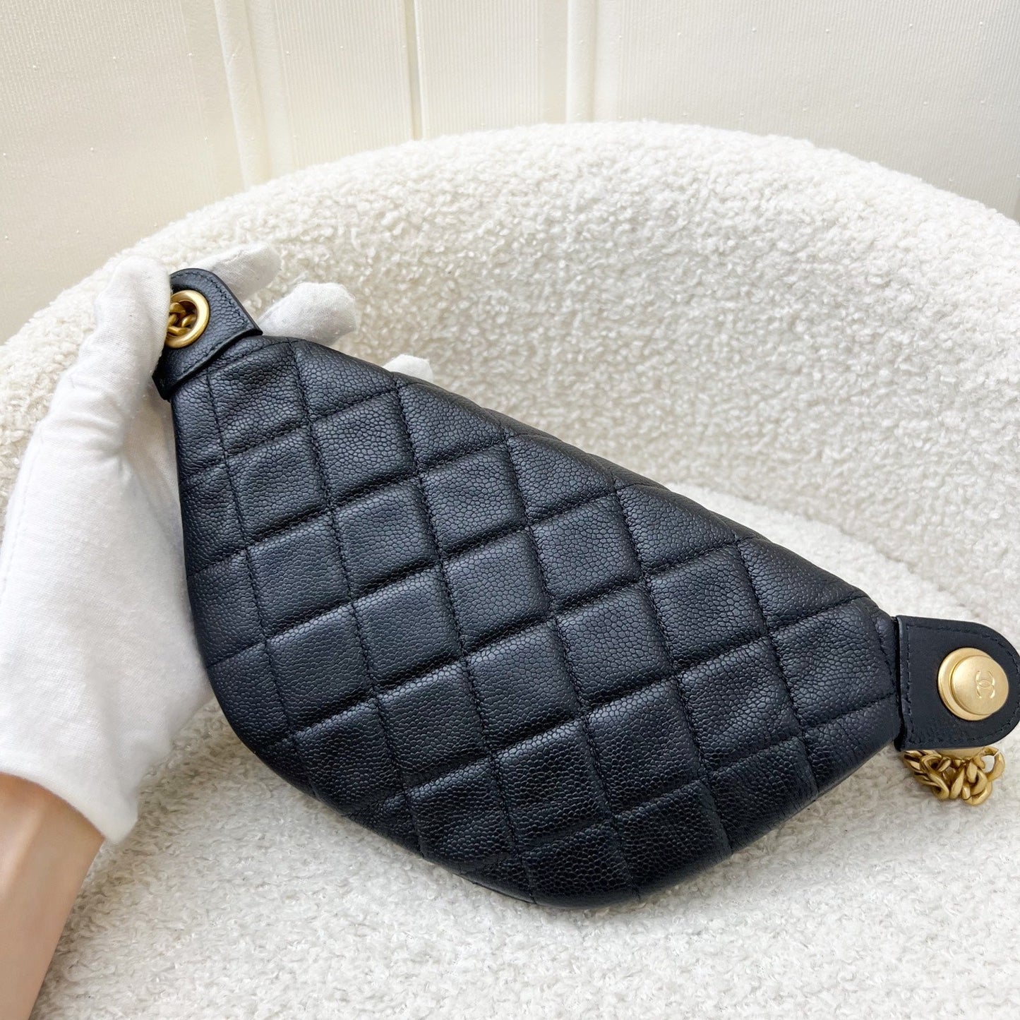 Chanel 24P Heart Adjustable Chain Waist Bag In Black Caviar And Aghw (model: AP3761) 2