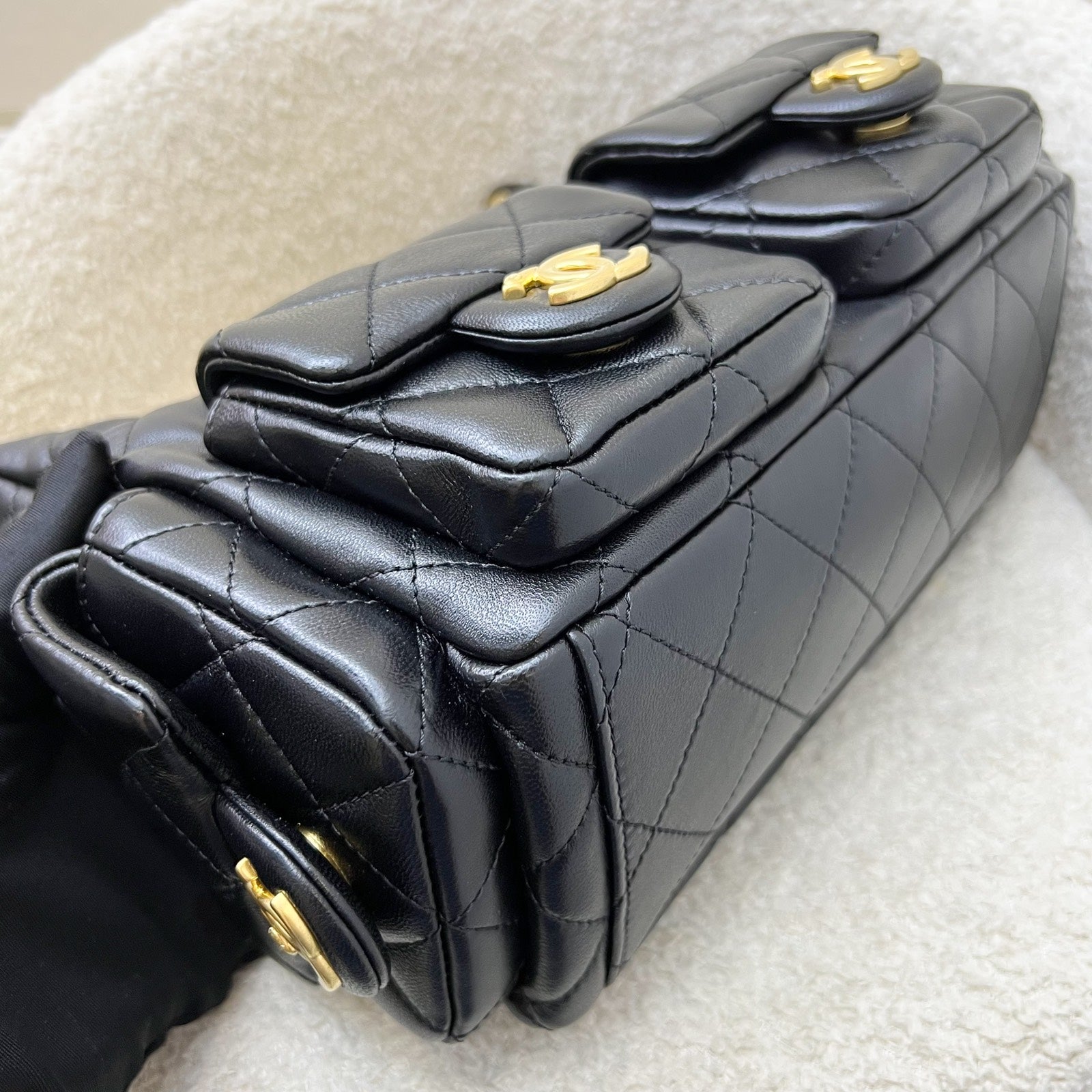 Chanel 25C Small Hobo Bag in Black Shiny Lambskin and Aghw ( )