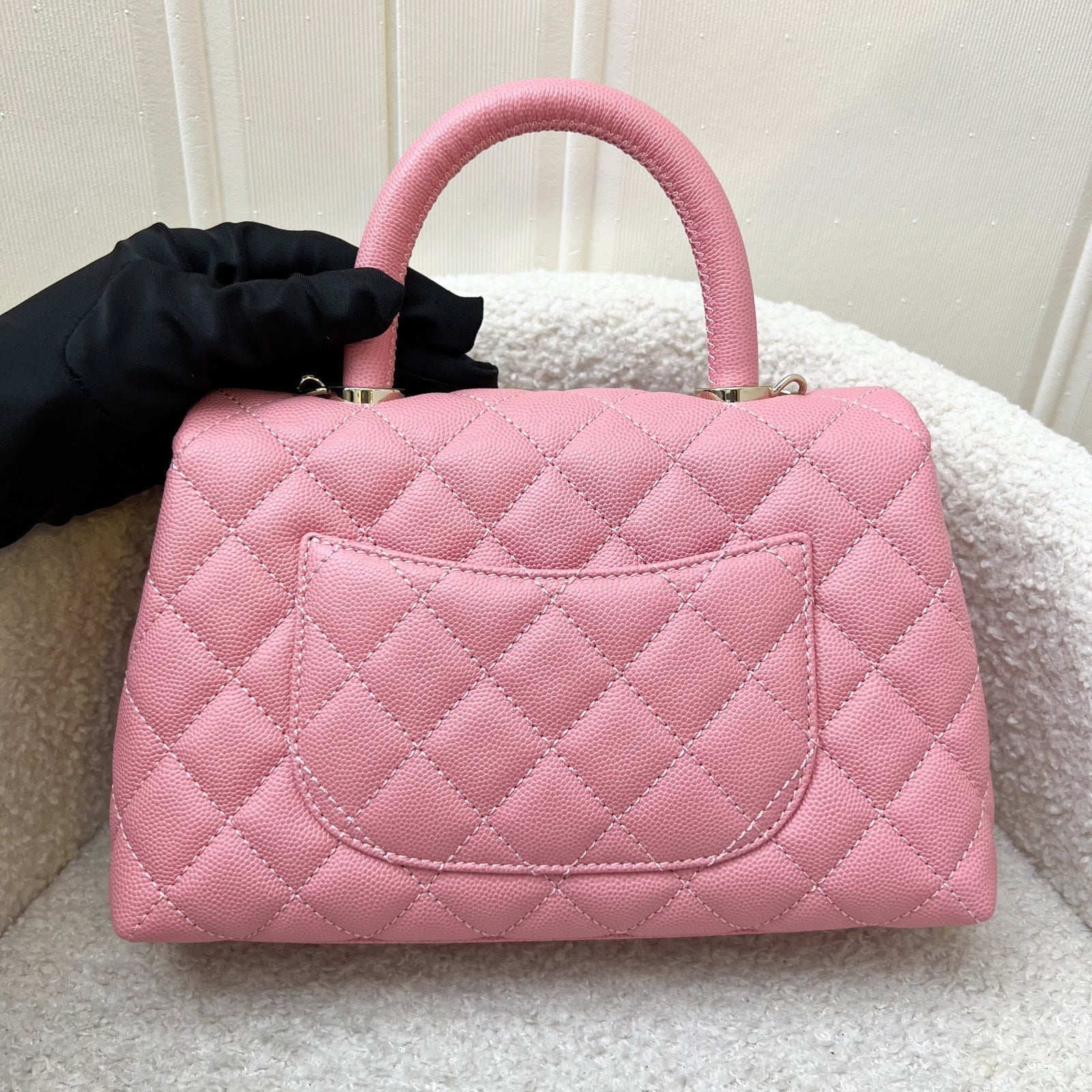 Chanel Small 24Cm Coco Handle Flap In 20A Pink Caviar And Lghw ( ) Bag