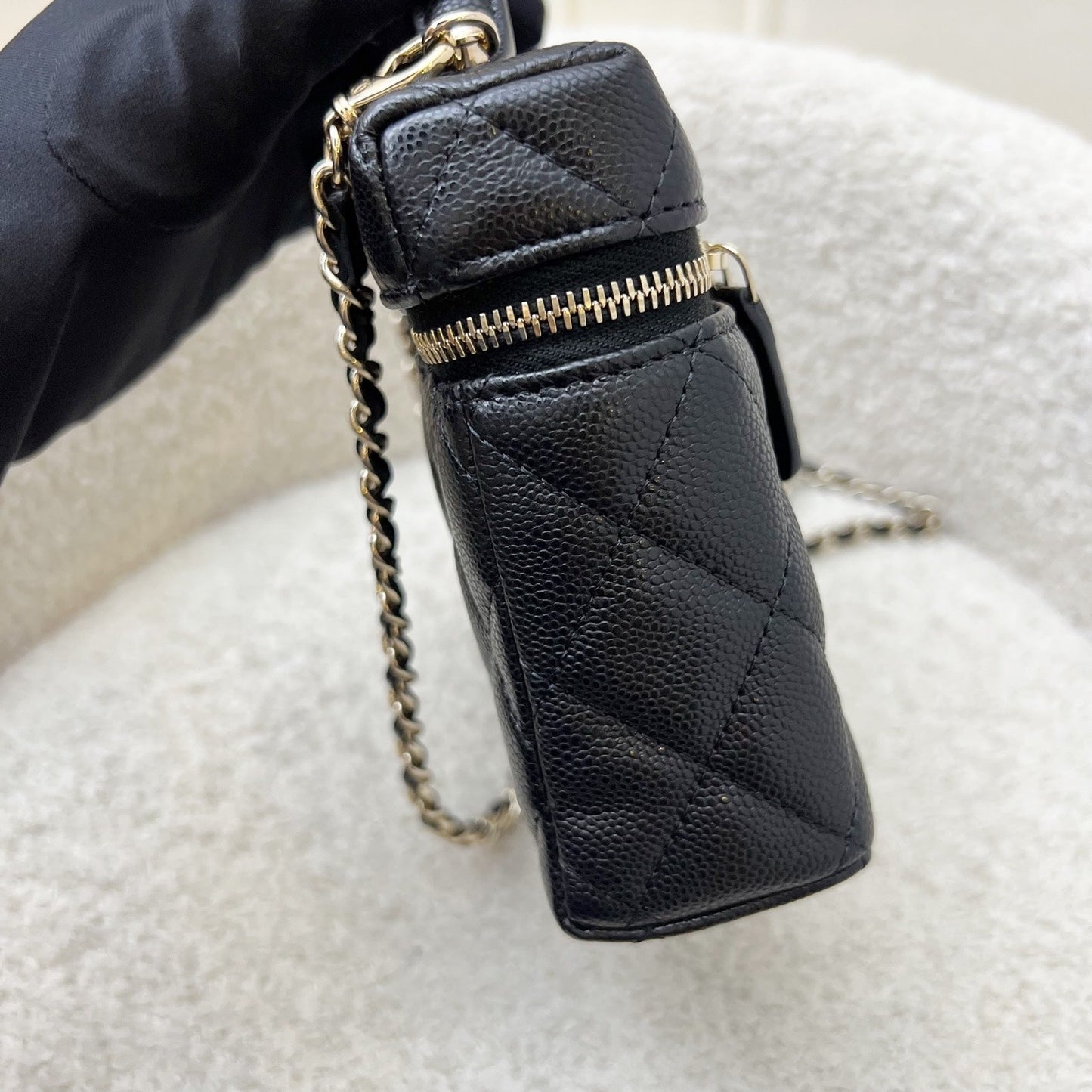 Chanel [Brand New Aug ] 25B Vanity Clutch With Chain (Lp Style Bag) In Black Caviar And Lghw