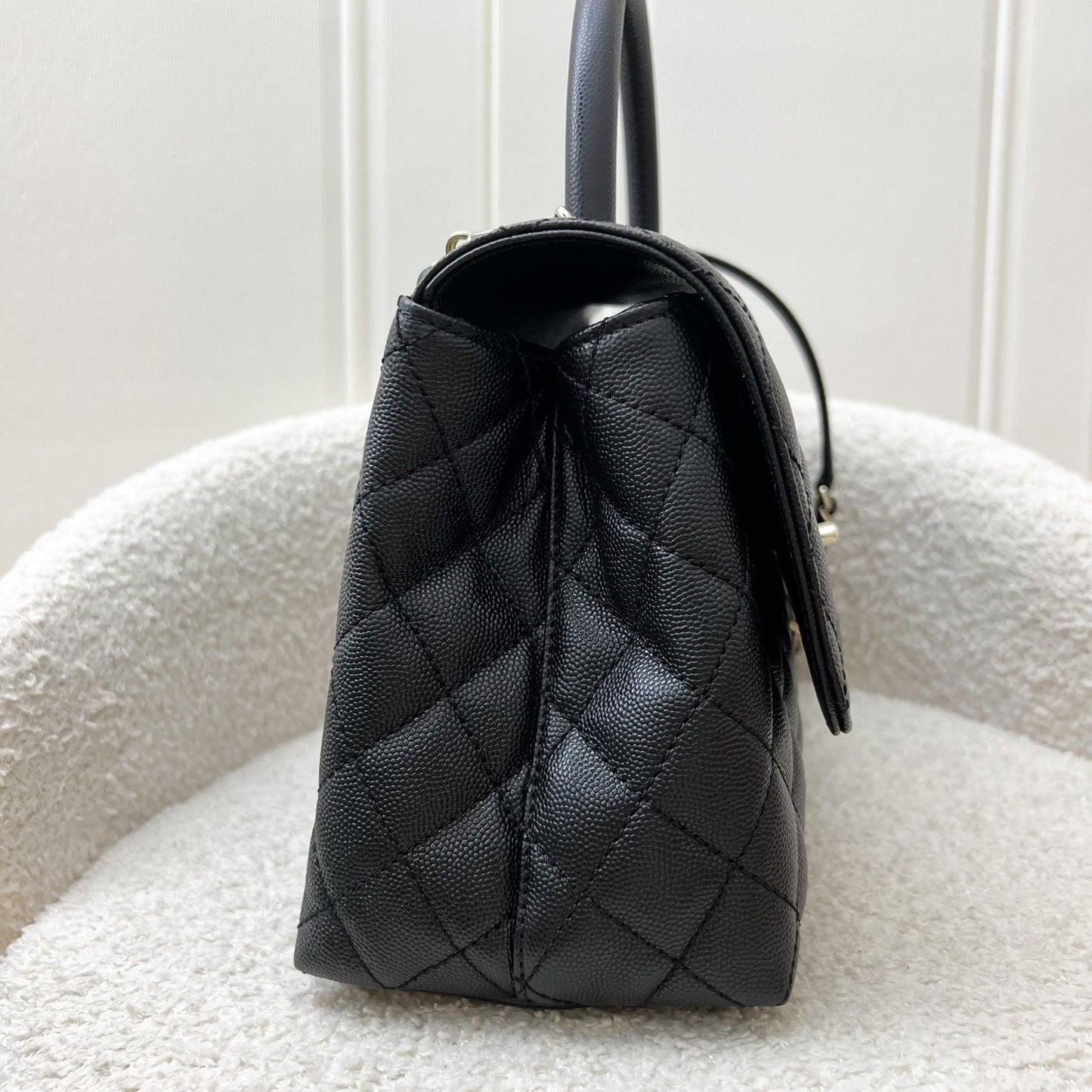 Chanel Medium 29cm Coco Handle in Black Caviar and GHW (Model: A92991)