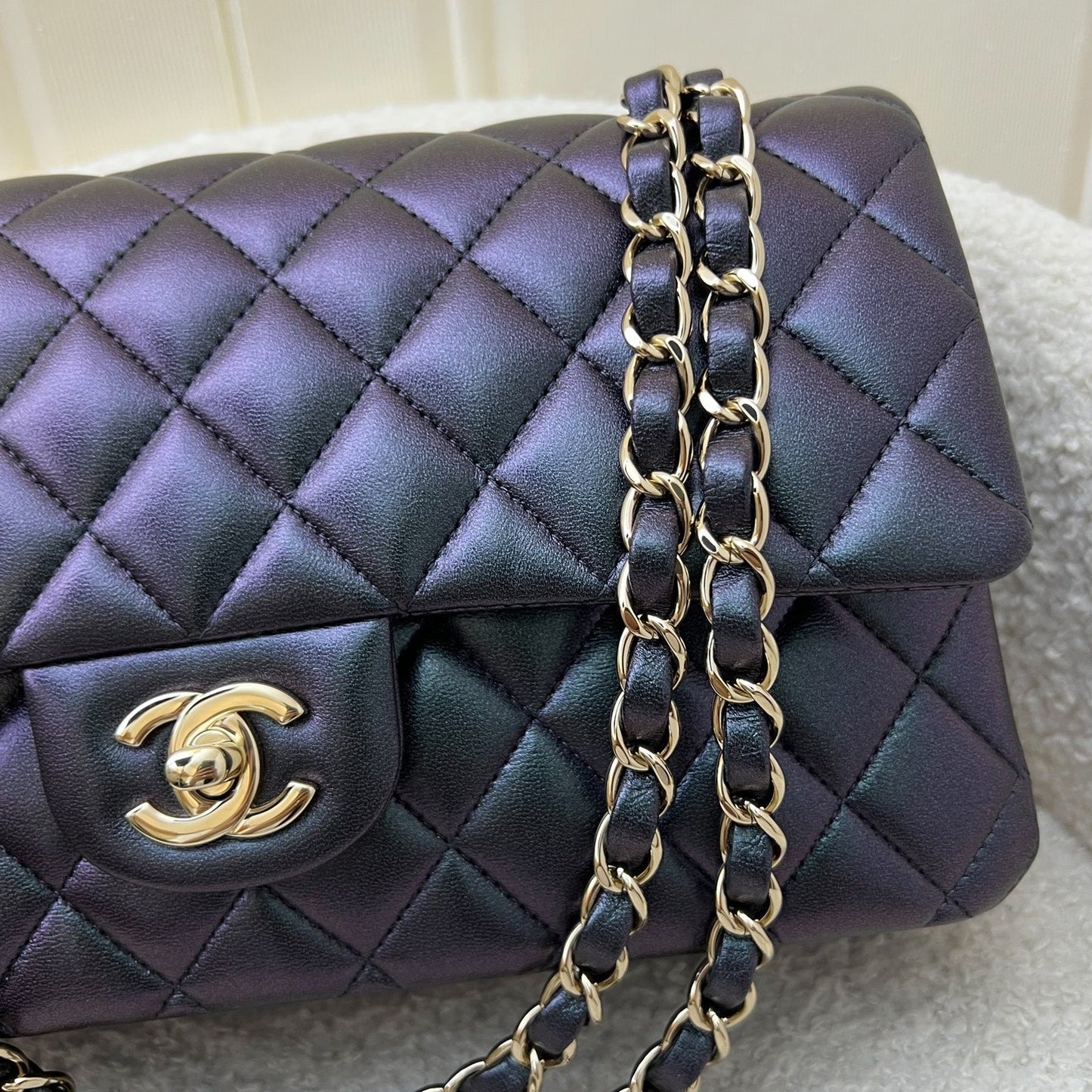 Chanel Medium Classic Flap Cf In 22B Iridescent Black Lambskin And Lghw ( ) Bag