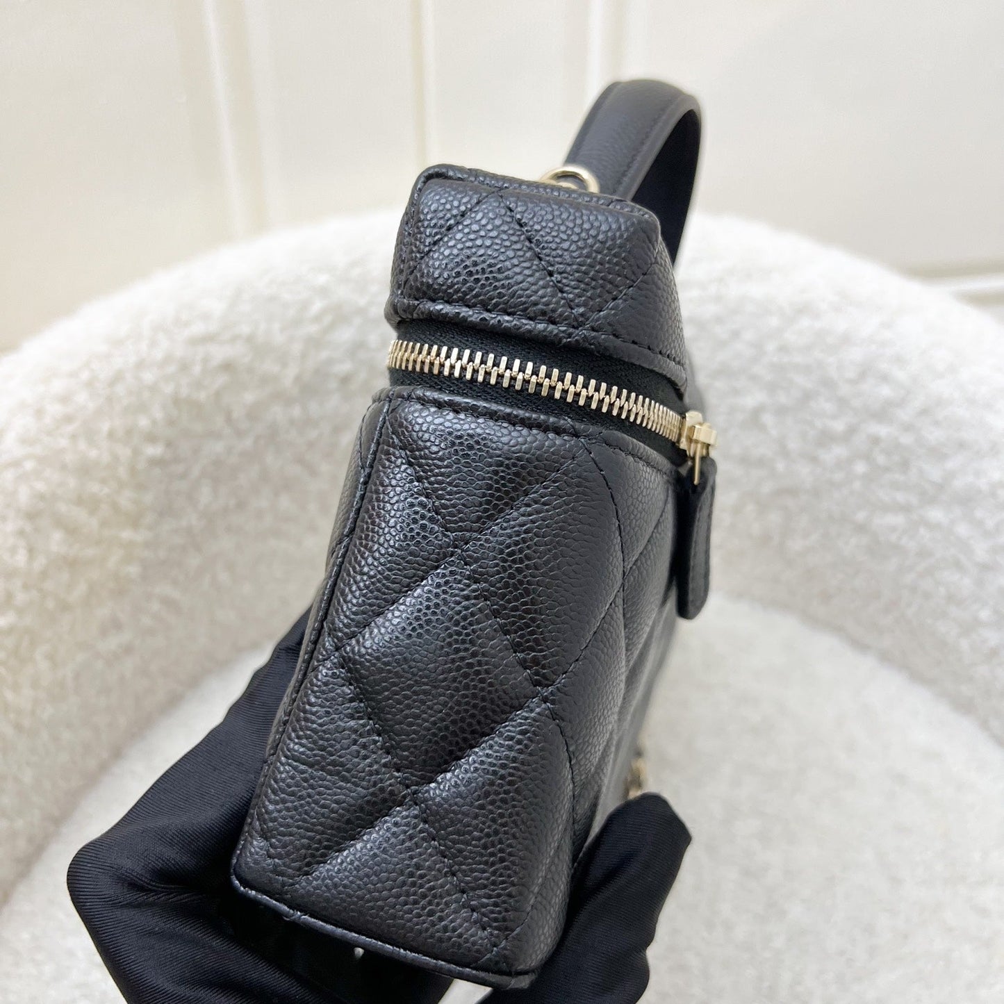 Chanel [local Set Feb 2025] 25C Vanity / Clutch with Chain (lp Style Bag) in Black Caviar and Lghw ( )