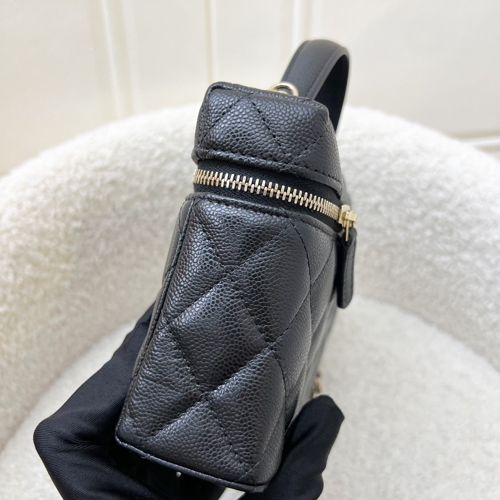 Chanel [Local Set - Feb ] 25C Vanity Clutch With Chain (Lp Style Bag) In Black Caviar And Lghw ( )