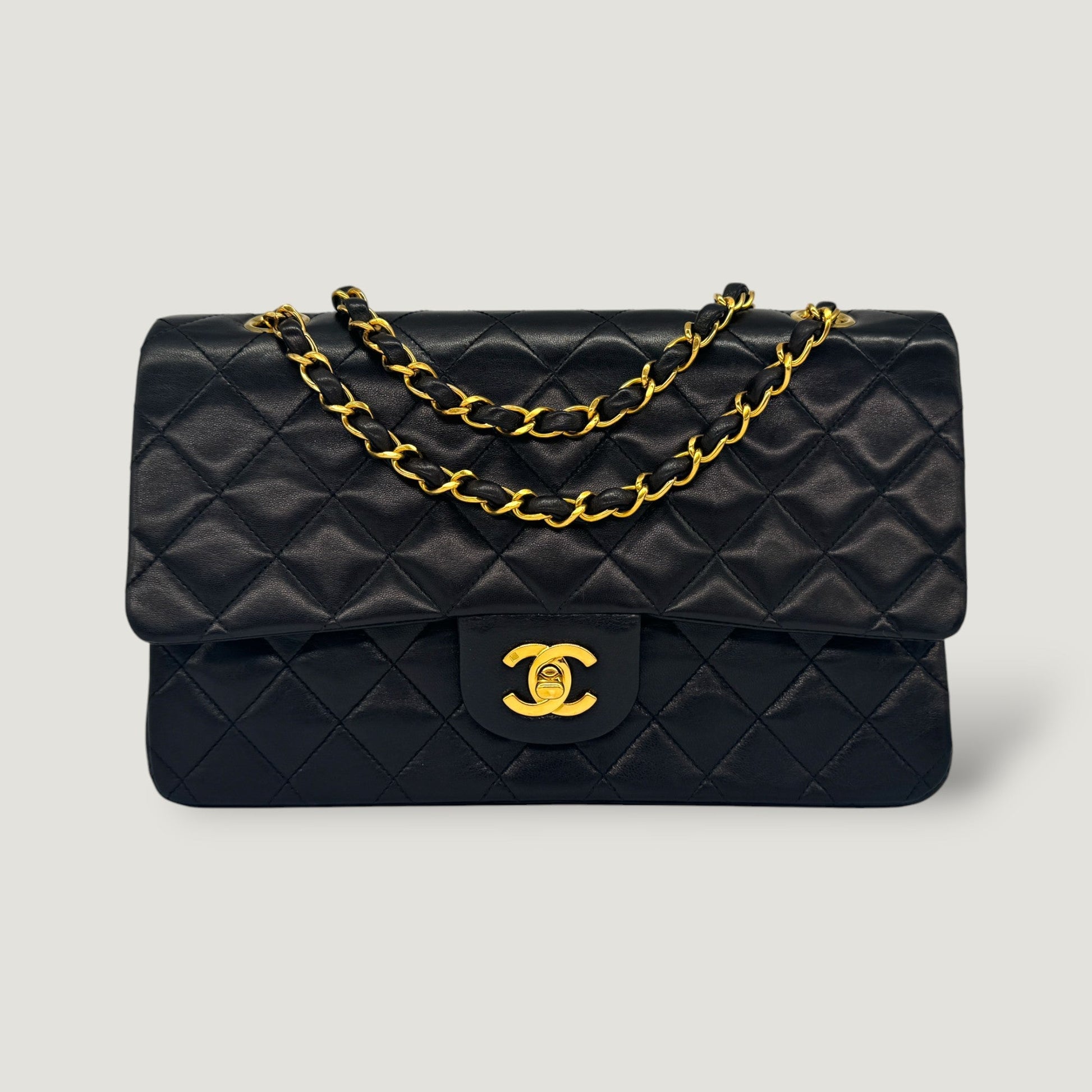 CHANEL CLASSIC MEDIUM BAG