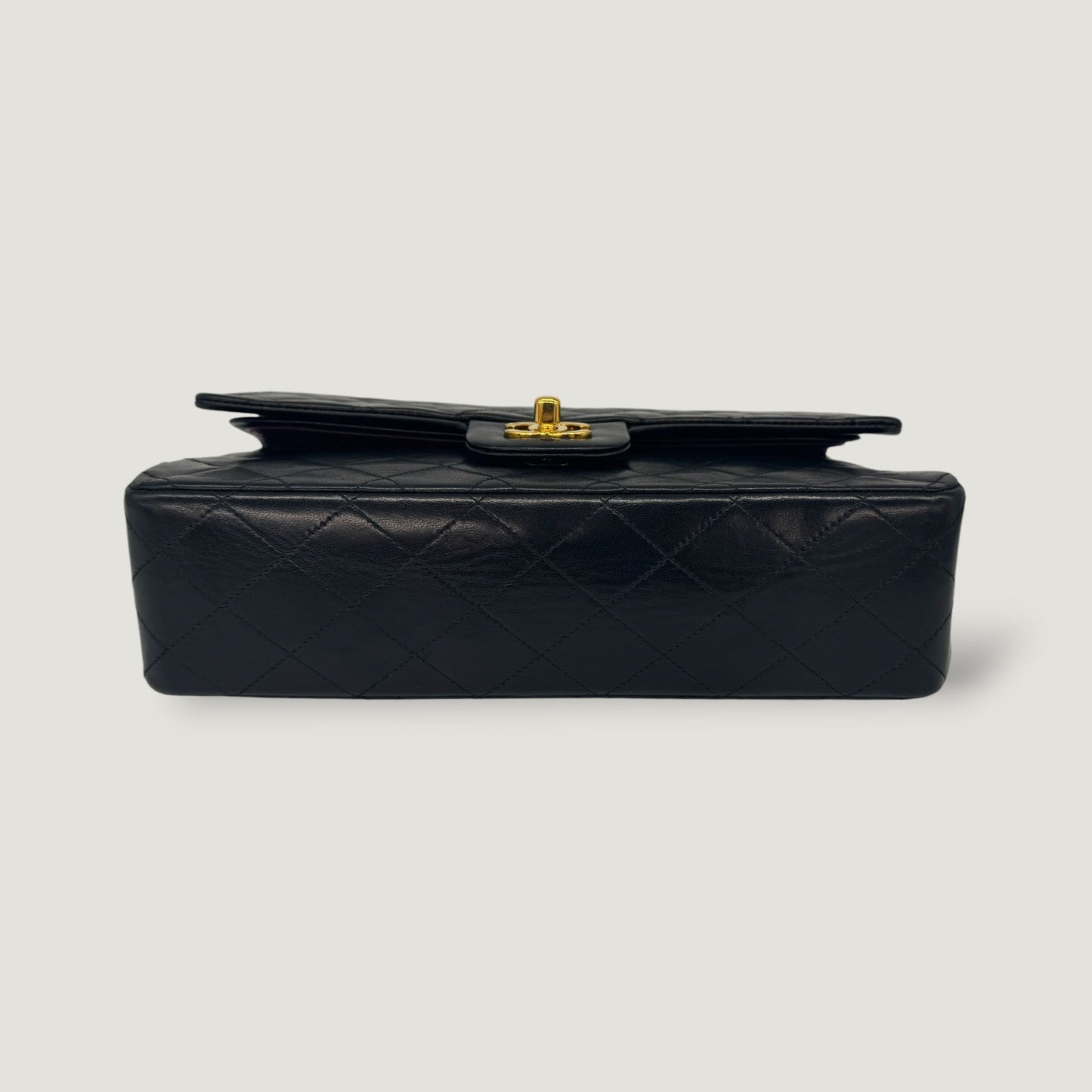 CHANEL CLASSIC MEDIUM BAG