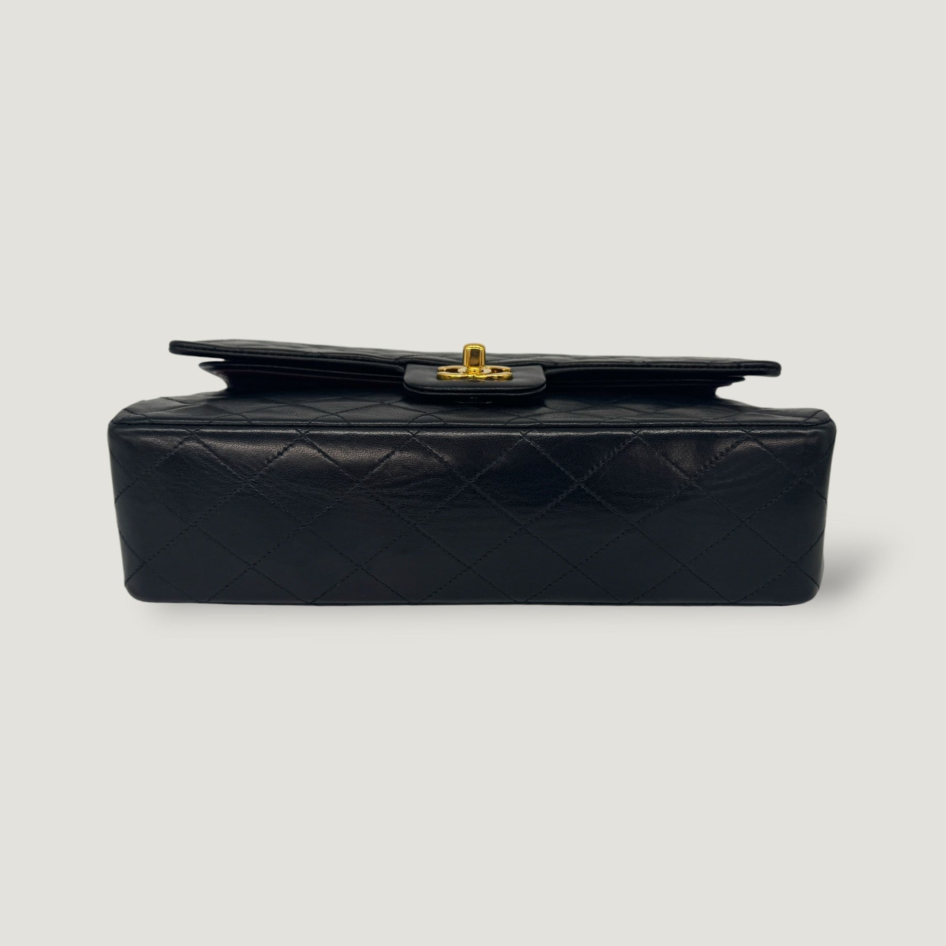 CHANEL CLASSIC MEDIUM BAG
