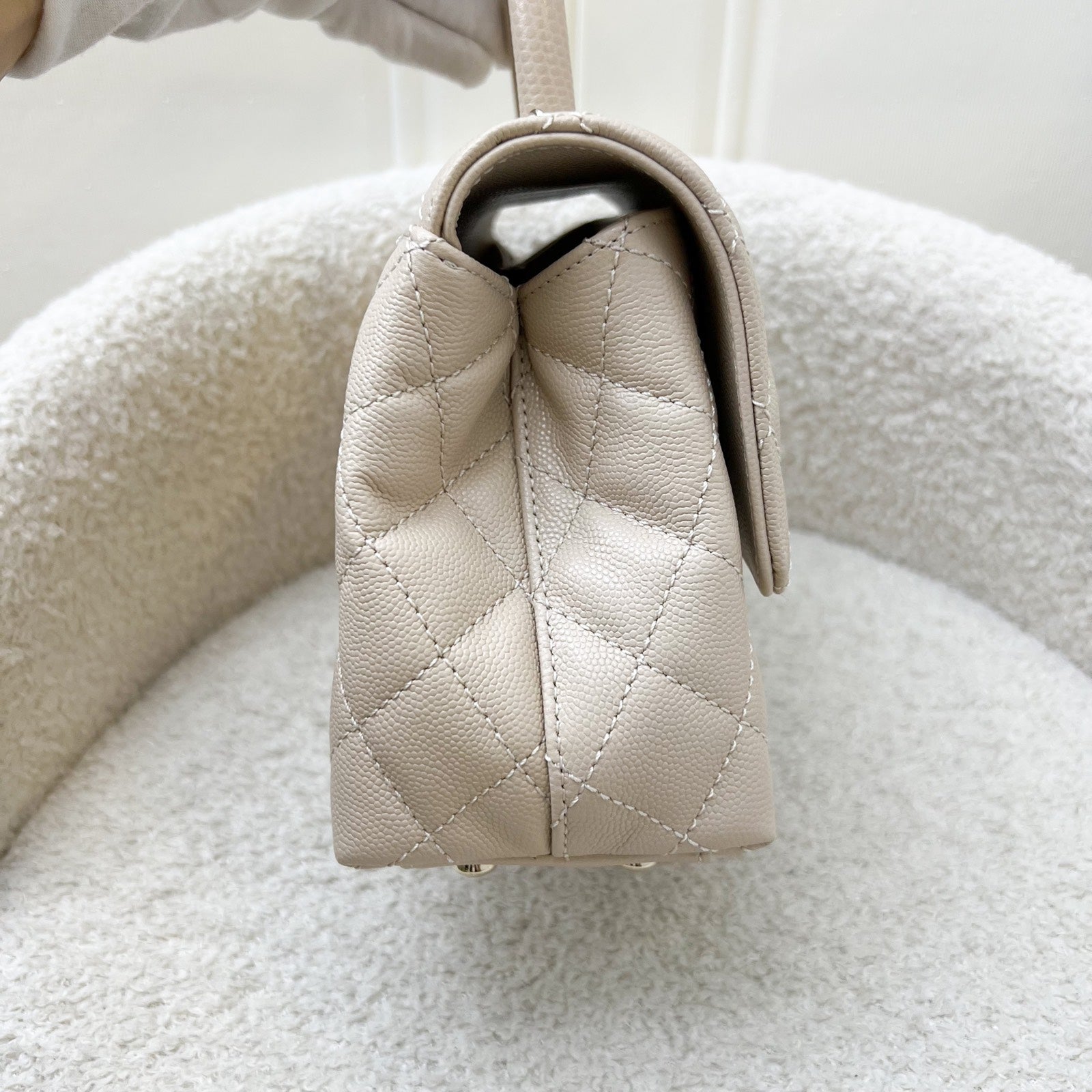 Chanel Small (24Cm) Coco Handle Flap In 25P Beige Caviar And Lghw ( ) Bag