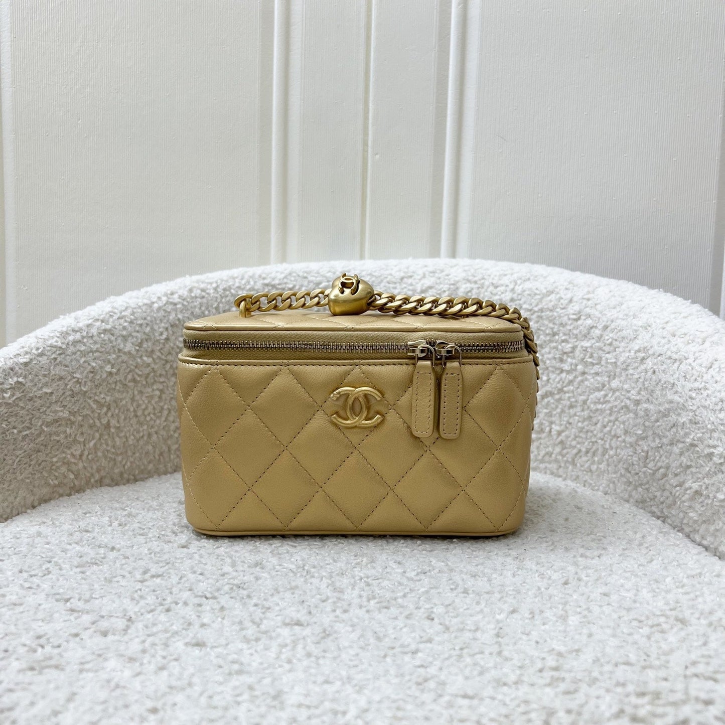 Chanel 23P Heart Adjustable Chain Vanity in Gold Lambskin and Aghw Handbag
