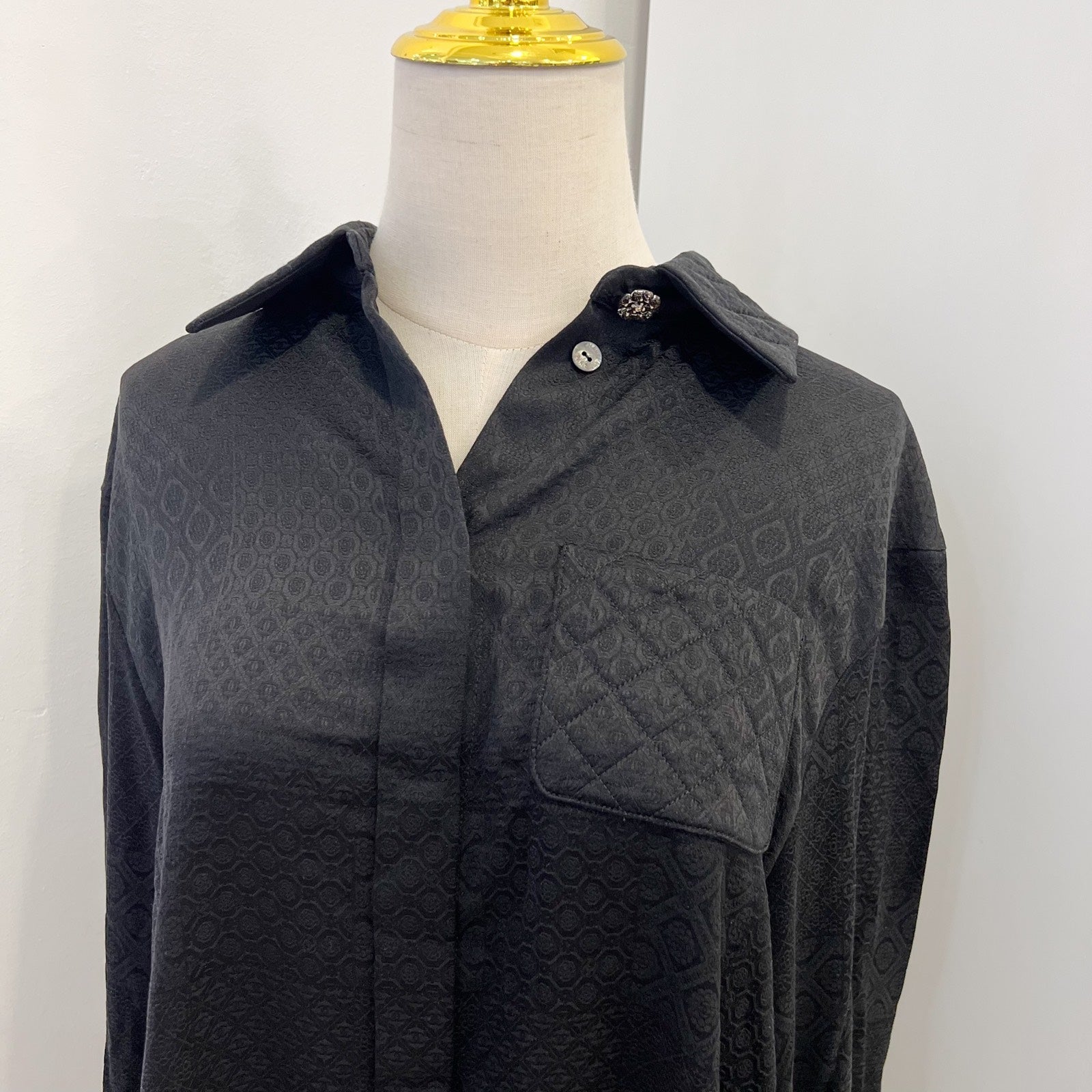 Chanel 25A Shirt In Black 100% Silk Sz 38 (model: P79880)