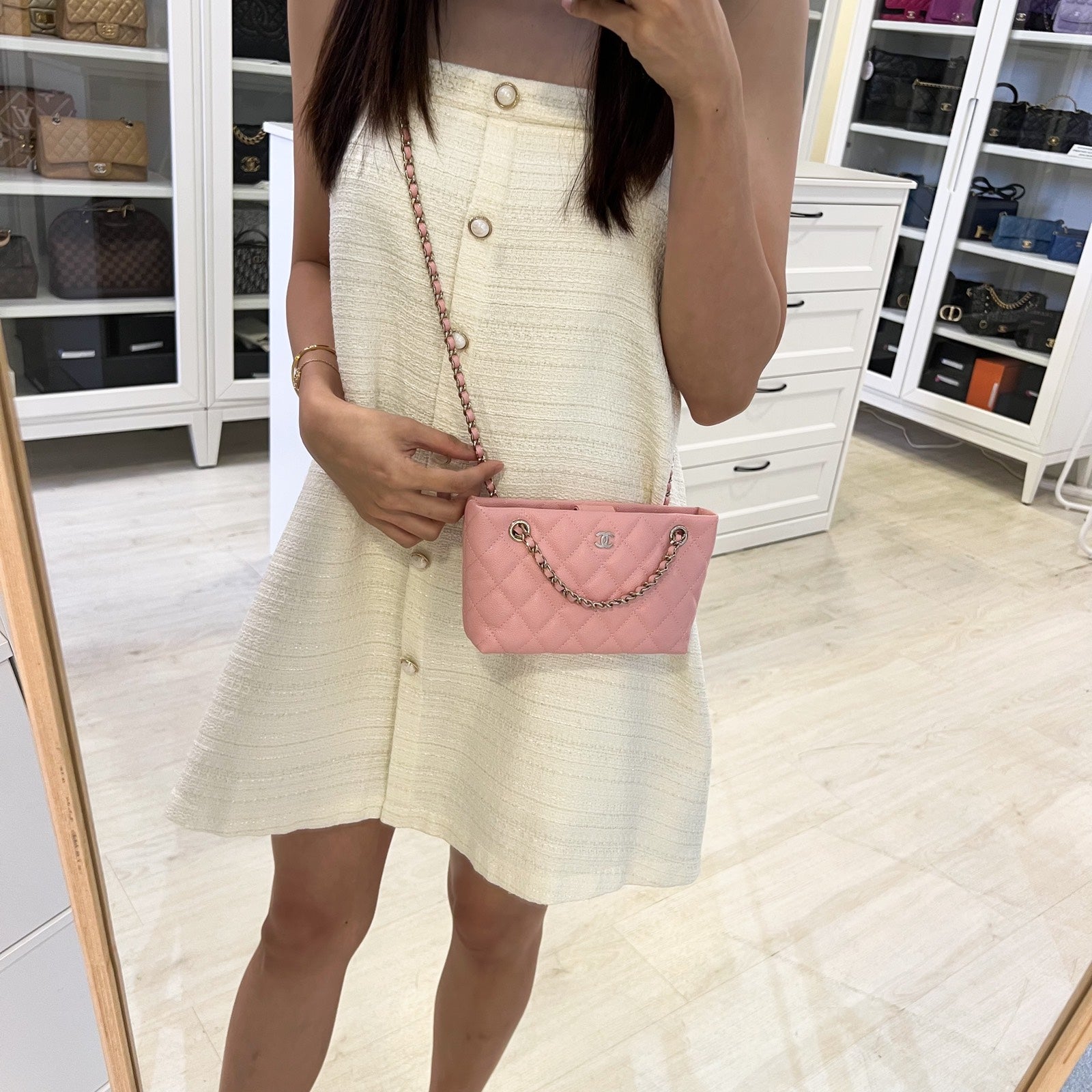 Chanel [brand New] 25C / 25B Mini Clutch with Chain in Pink Caviar and Shw ( )