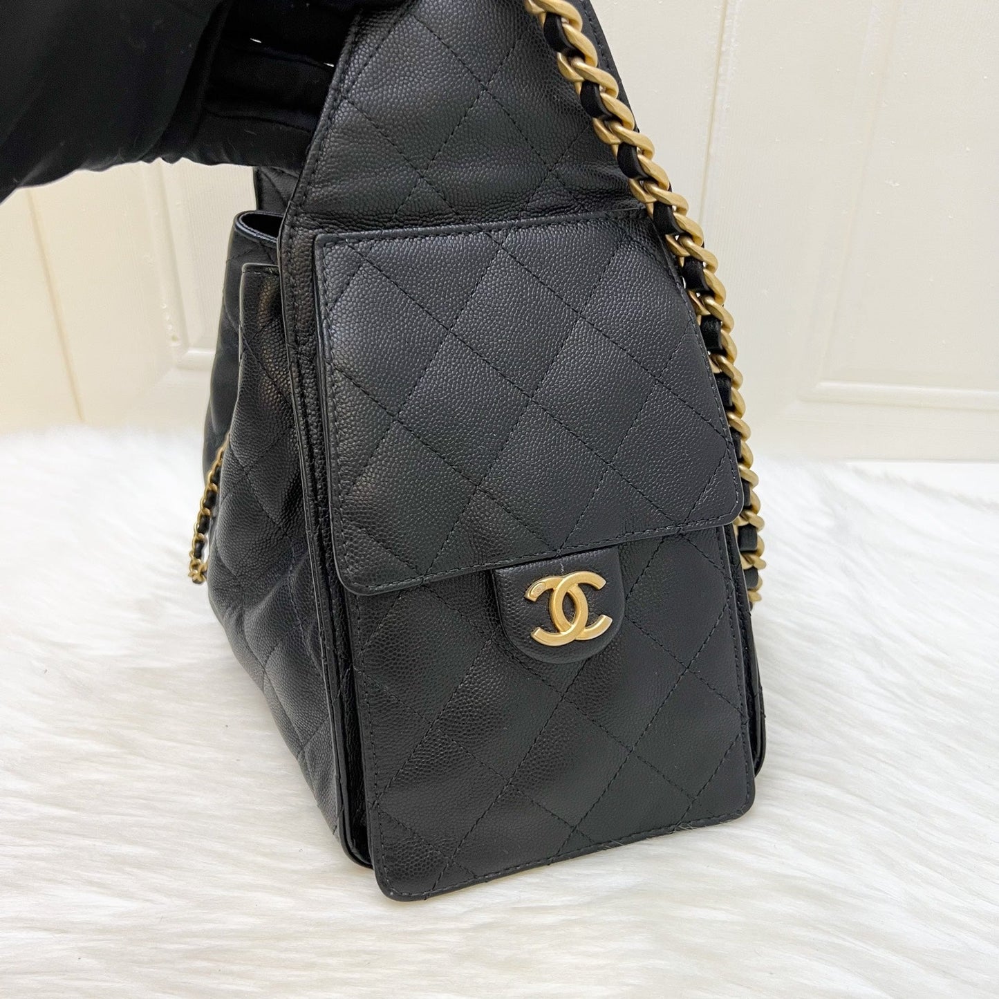 Chanel 25 Small Hobo Bag in Black Caviar and Aghw ( )