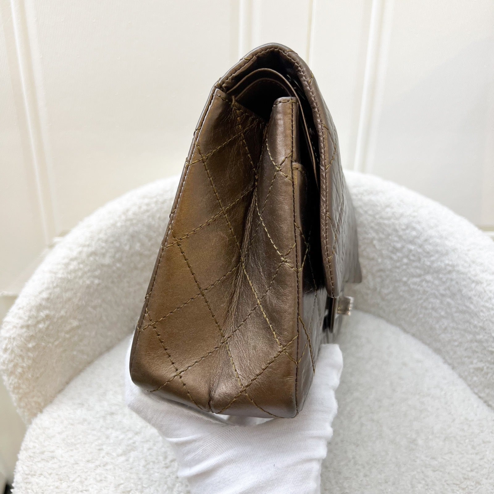 Chanel 2.55 Reissue 226 Flap in Bronze Distressed Calfskin and Rhw Handbag
