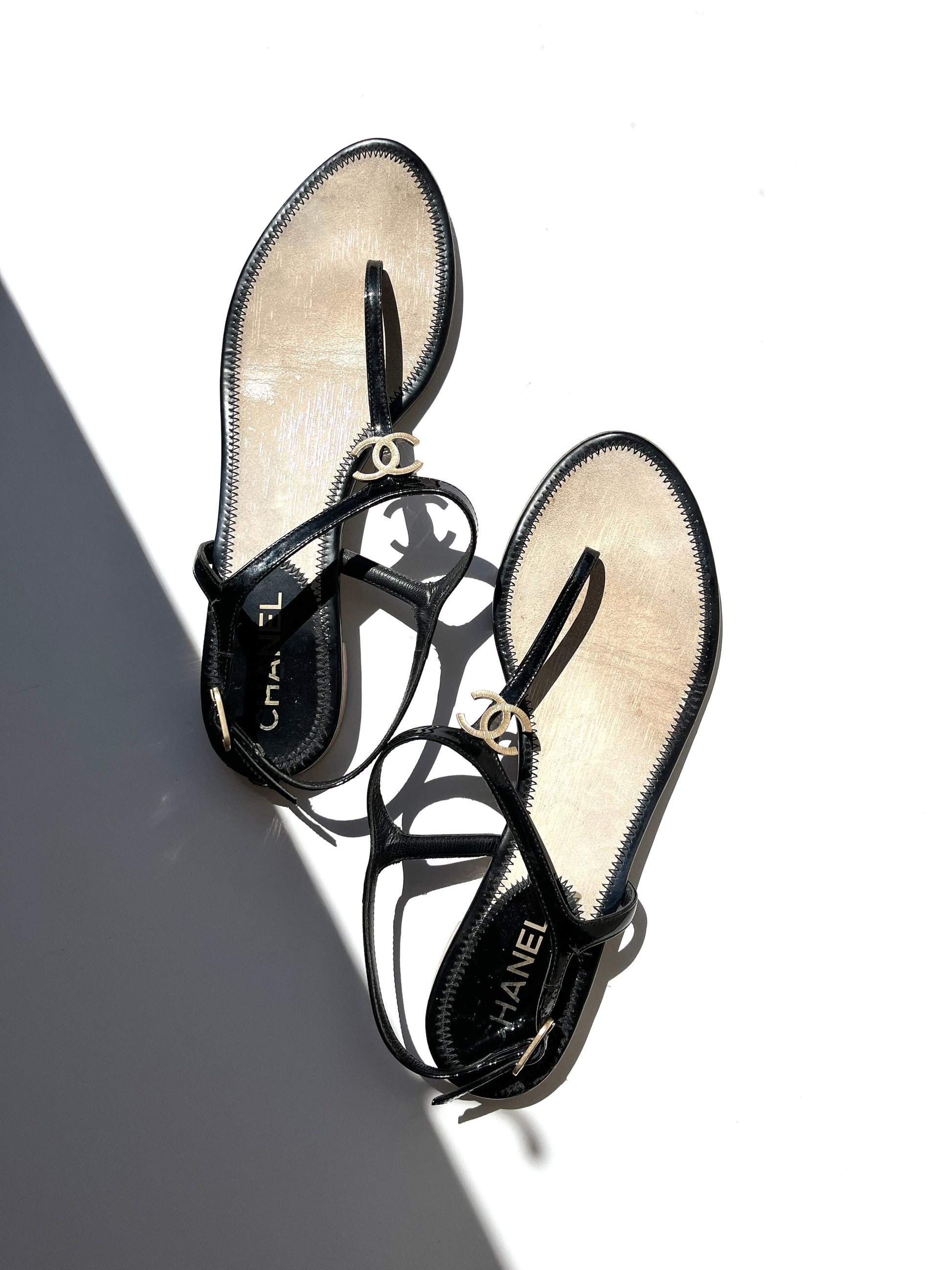 Chanel Black CC Logo Patent Leather T Strap Sandals 41.5C 10.5