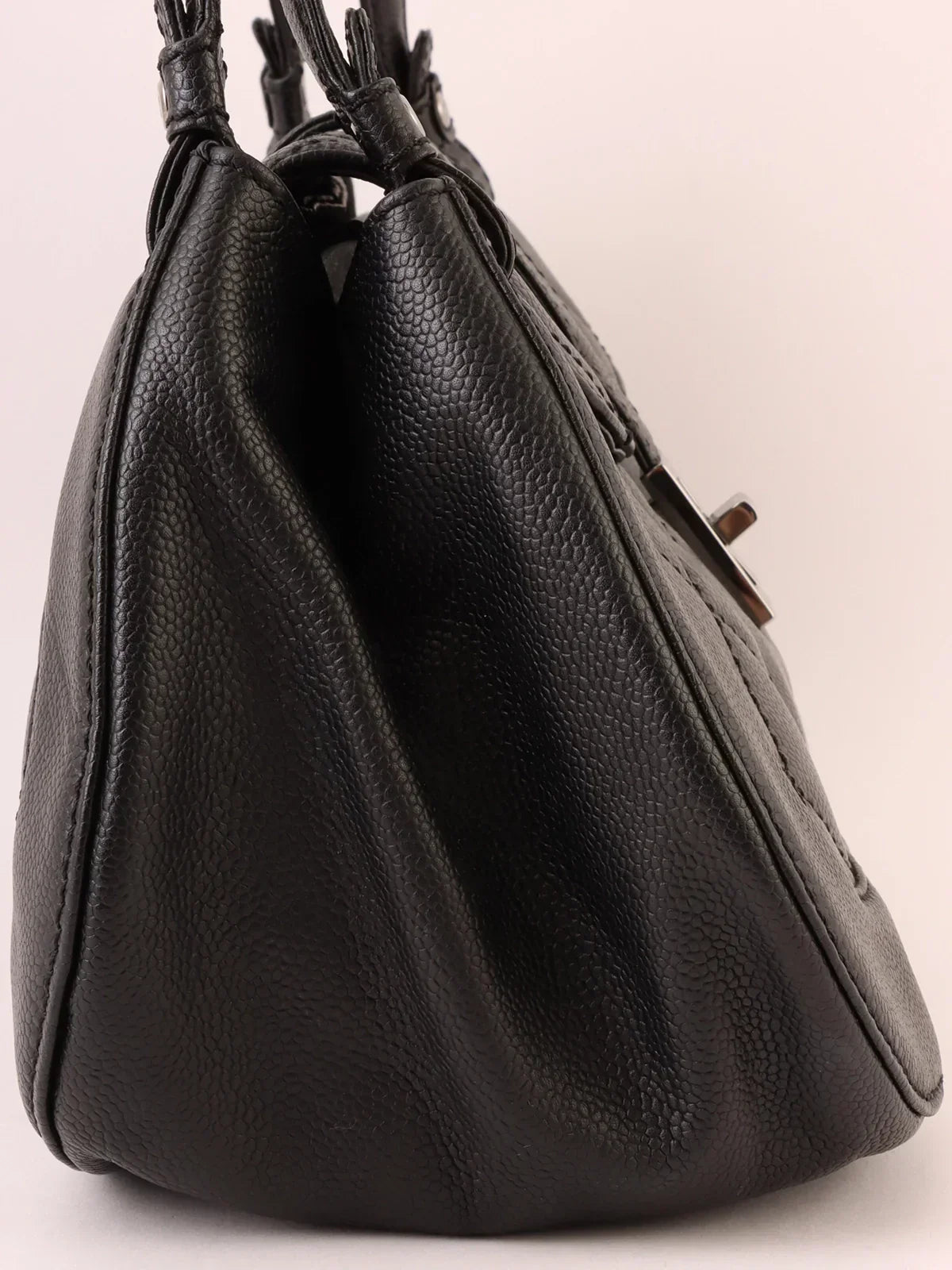Chanel Around  Made Caviar Skin . Shoulder Bag Black