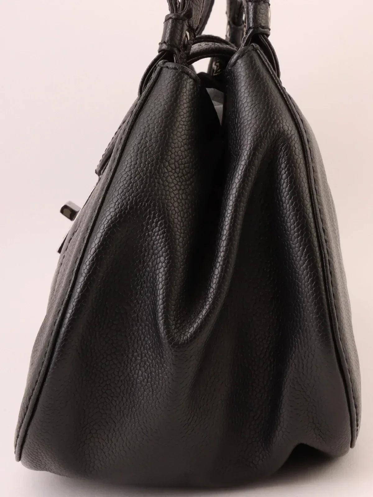 Chanel Around  Made Caviar Skin . Shoulder Bag Black