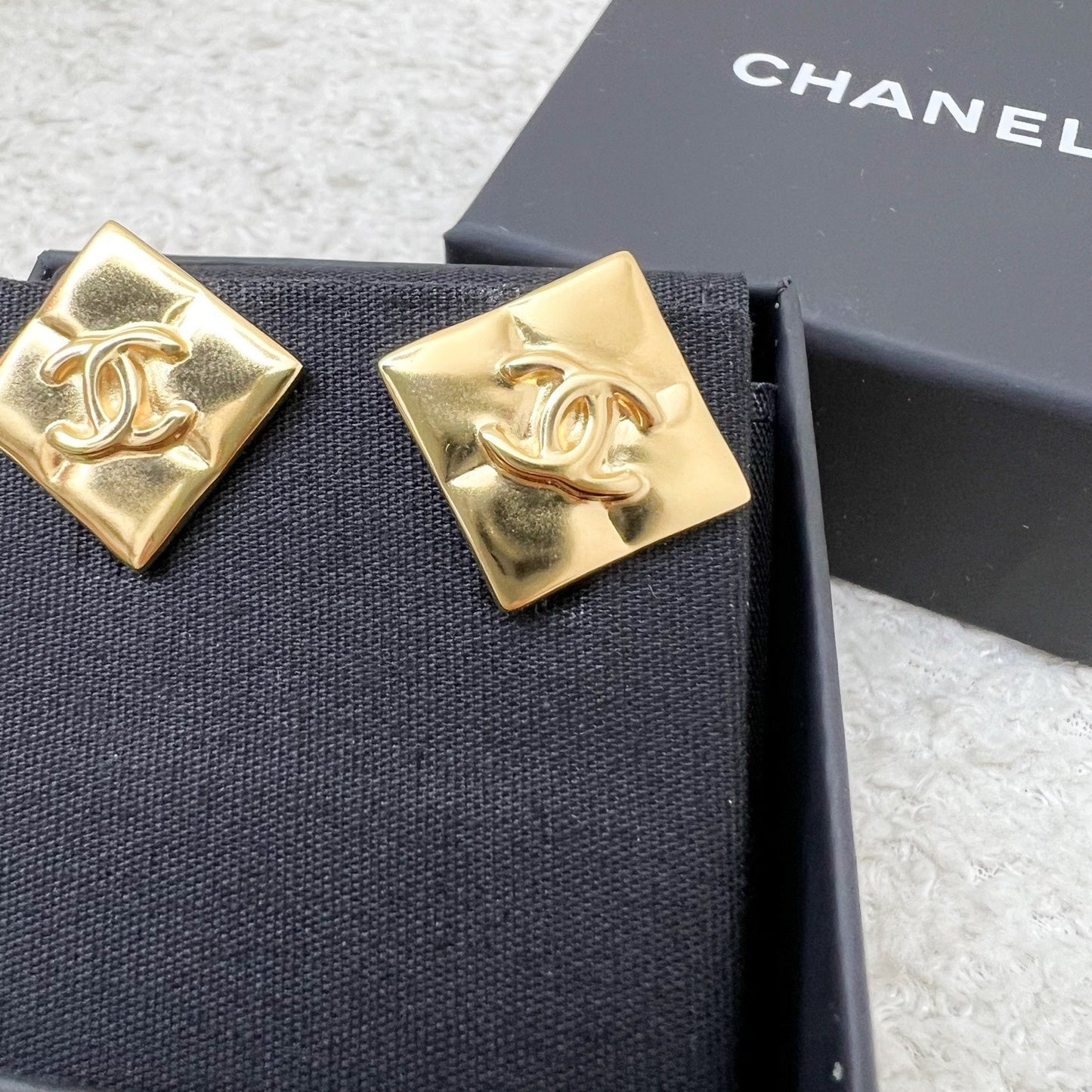 Chanel 24K Square CC Earrings in Ghw ( )