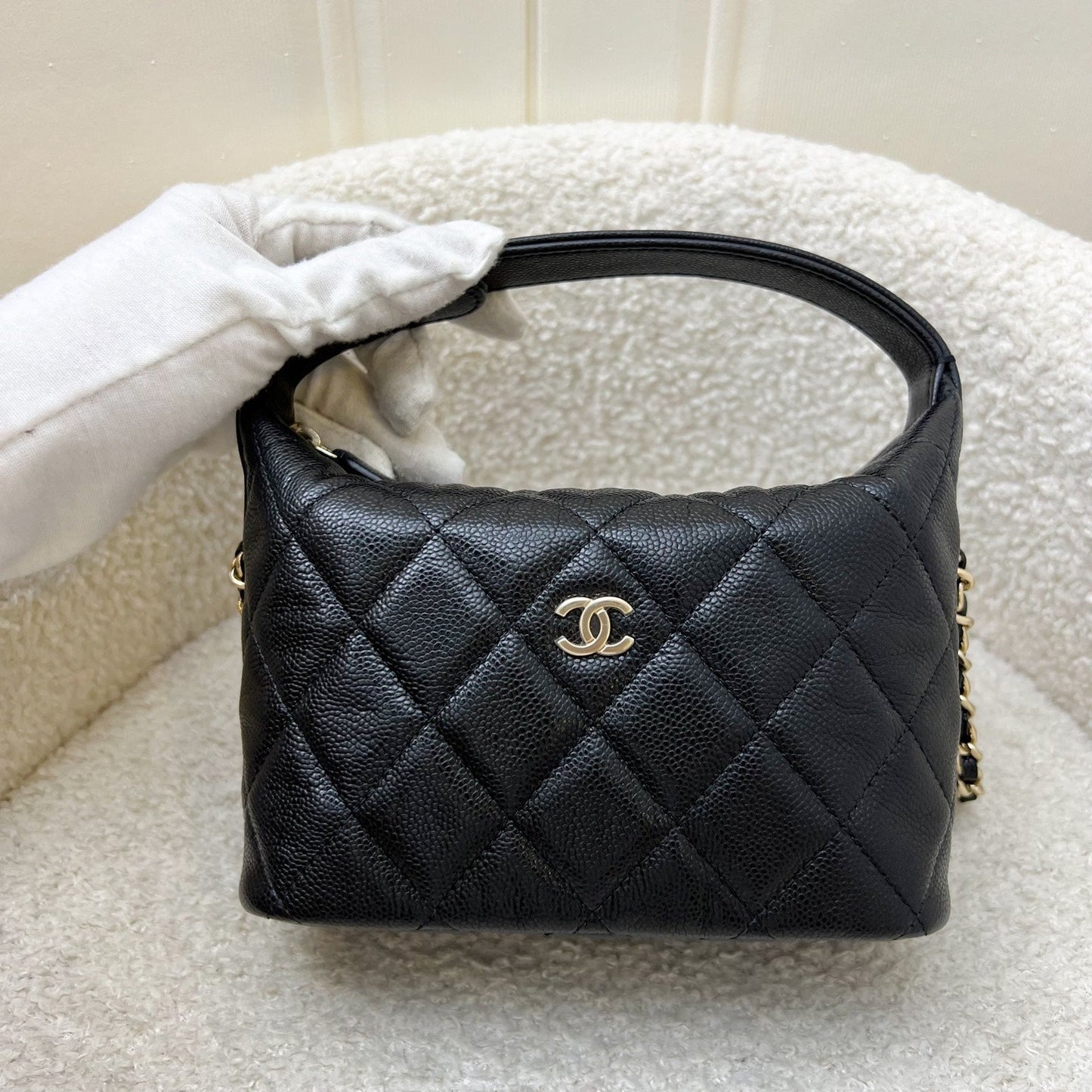 Chanel 25C Quilted Hobo Clutch on Chain in Black Caviar and Lghw ( )