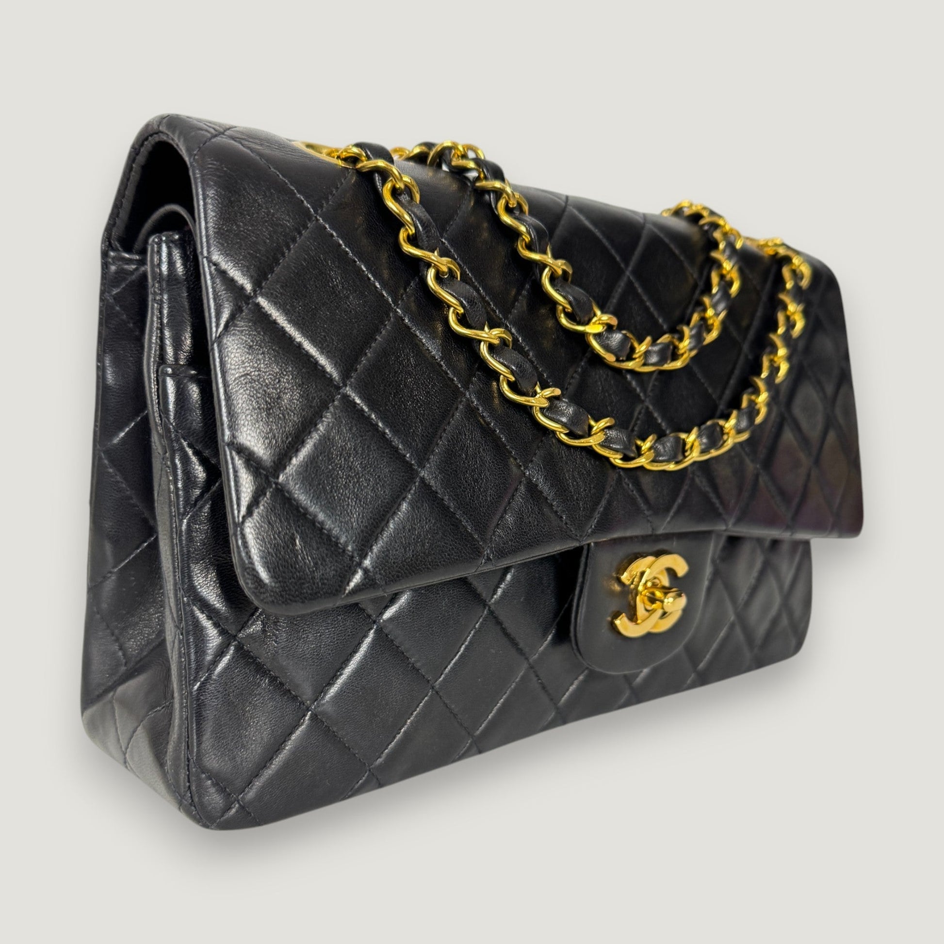 CHANEL CLASSIC MEDIUM BAG