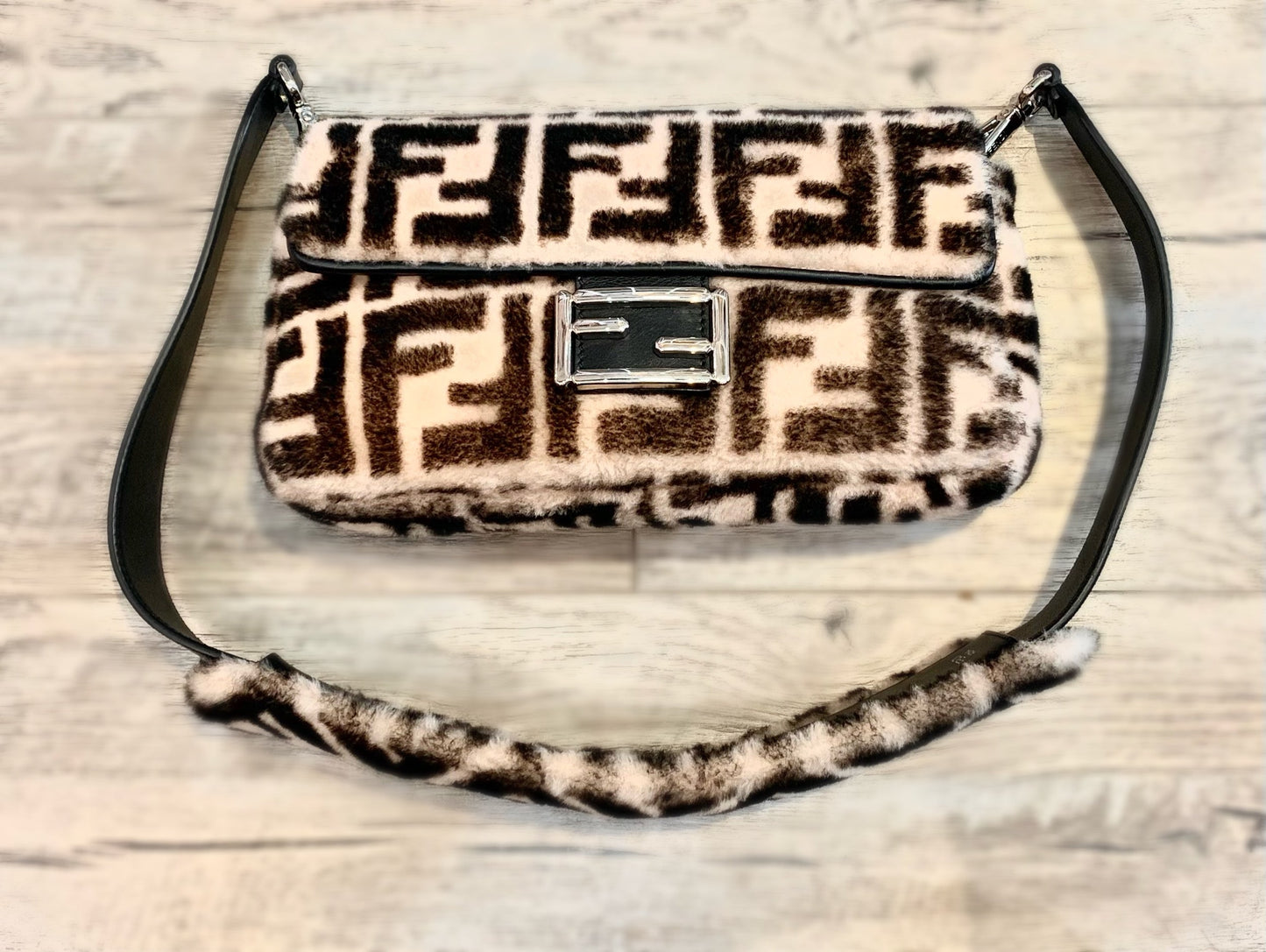 Fendi With Strap Pad Handbag Travel Bag