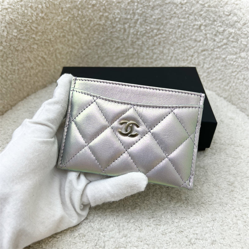 Chanel Classic Flat Card Holder in Iridescent Purple Lambskin and Lghw for Women