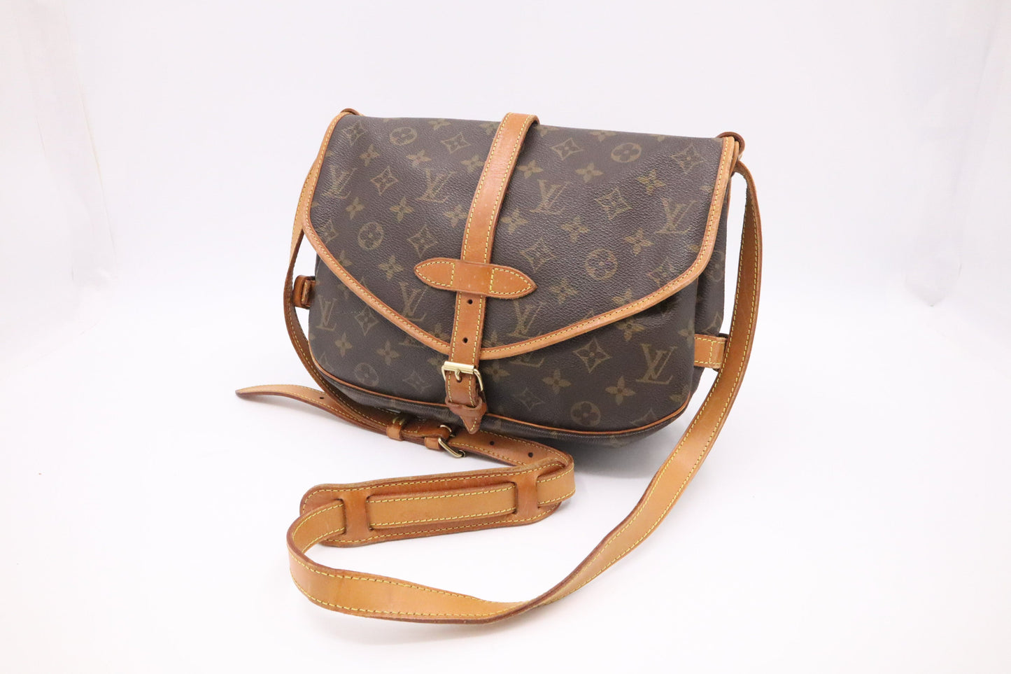 Louis Vuitton Saumur 30 Monogram Canvas Handbag