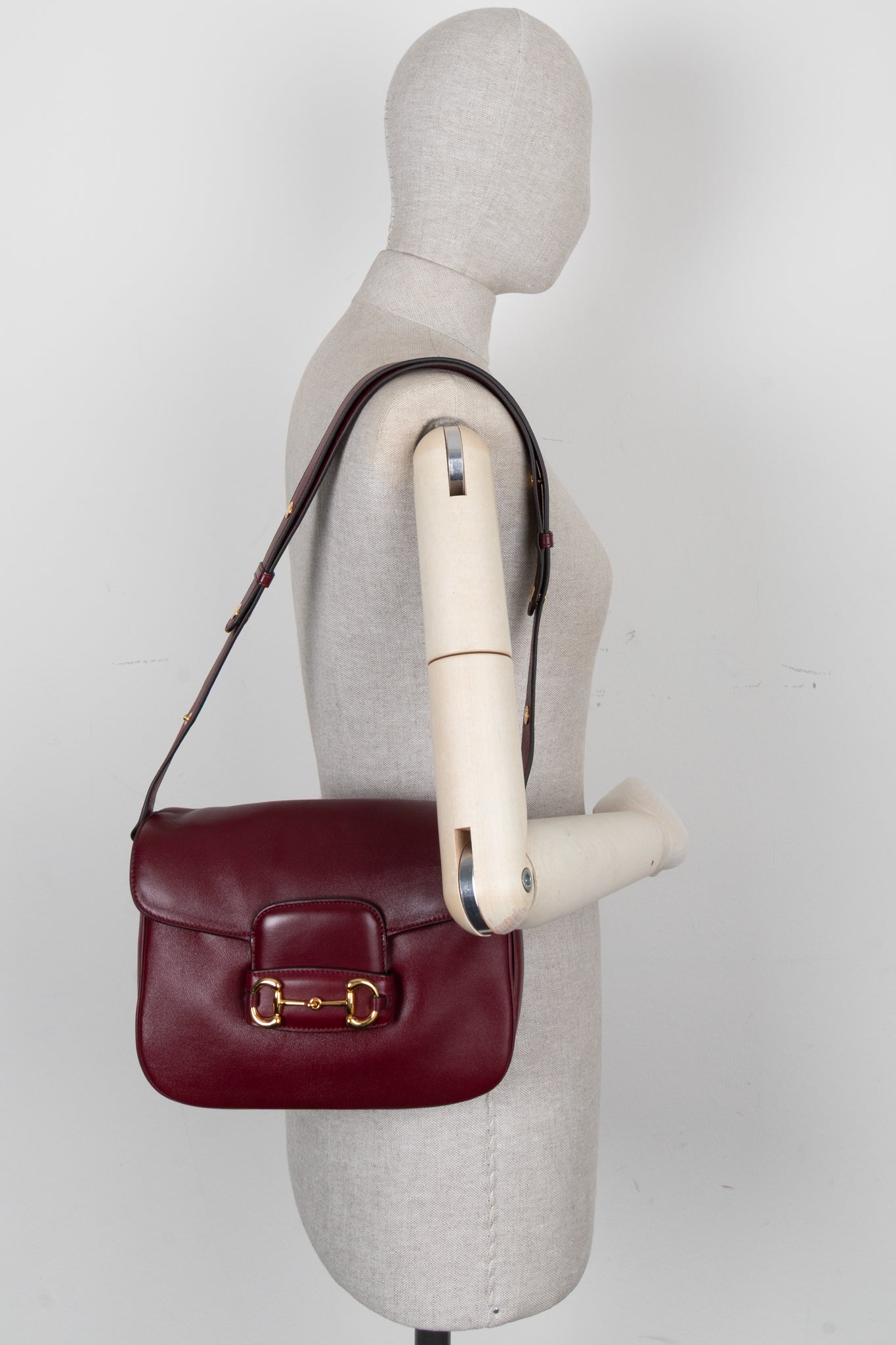 GUCCI Horsebit 1955 Aura Small Shoulder Bag Ancora Red