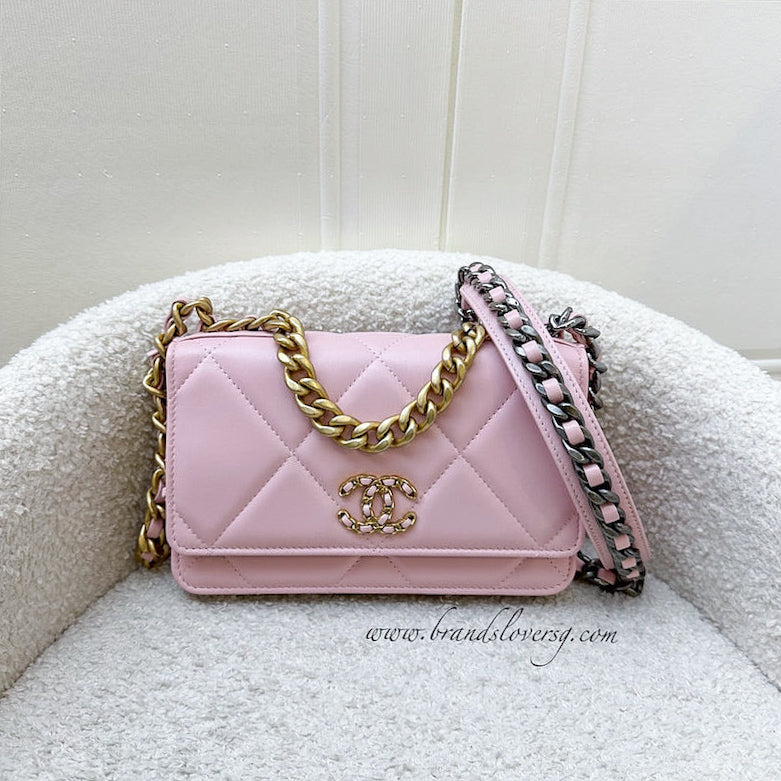 Chanel 19 Wallet On Chain Woc In 22B Pink Lambskin And 3-Tone Hw ( ) Bag