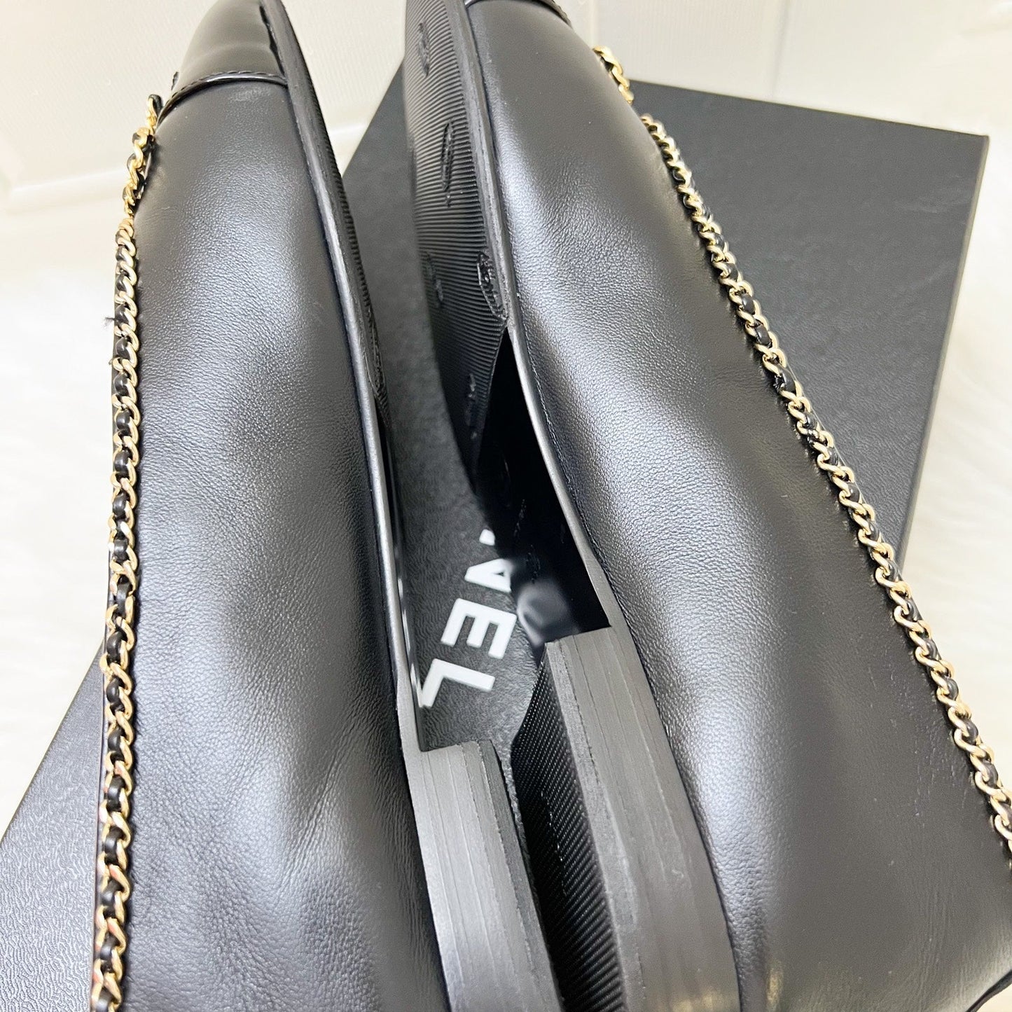 Chanel 25B Classic Ballerina Pumps with Gold Tone Chain Details in Black Lambskin and Black Patent Calfskin Sz 39 ( ) for Women