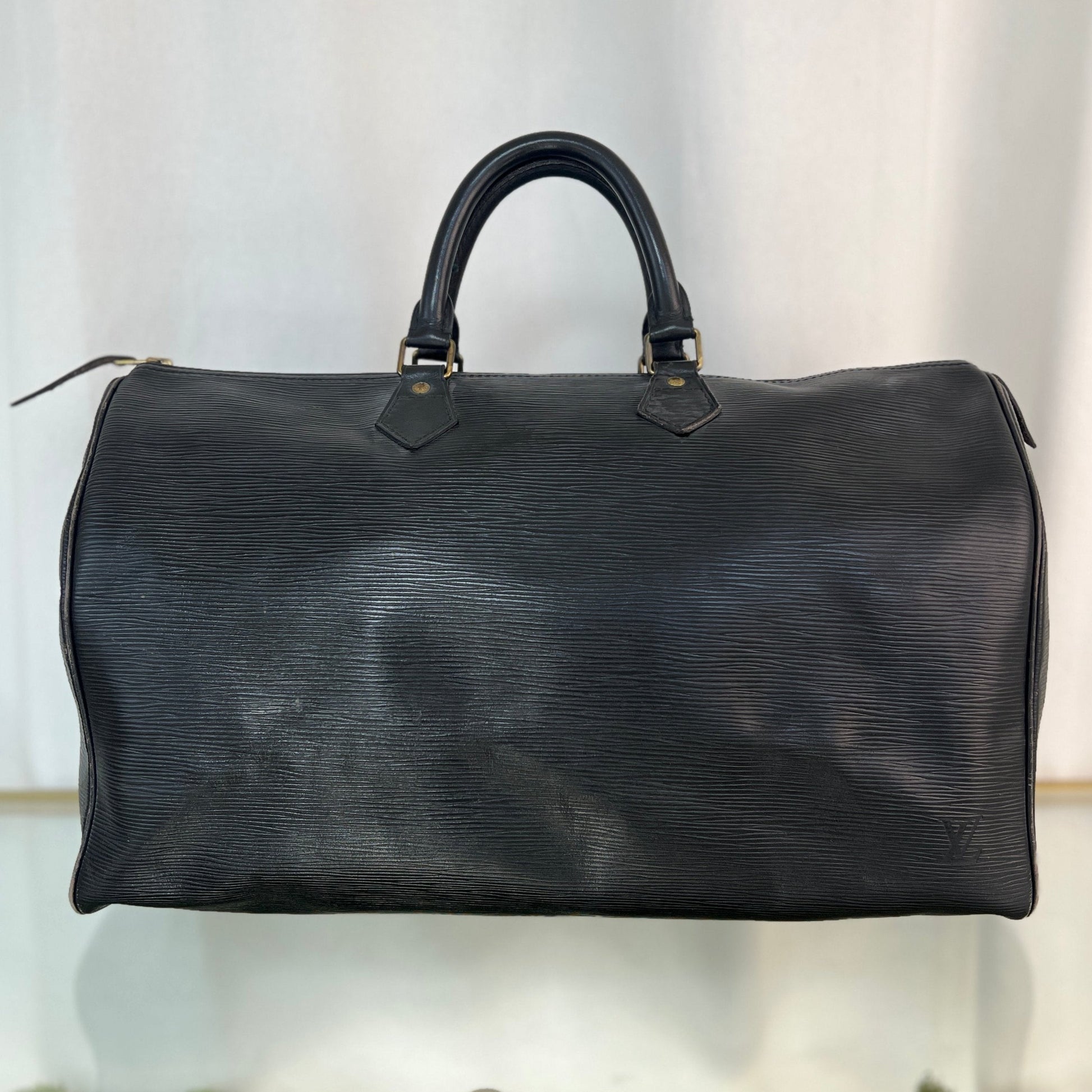 LOUIS VUITTON Black Epi Leather Speedy 40
