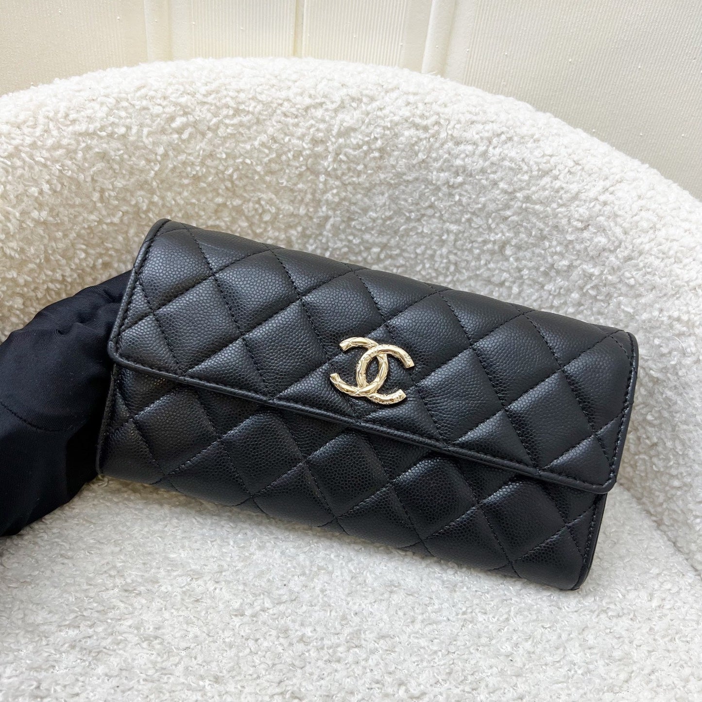 Chanel 24A Long Wallet in Black Caviar and Lghw ( ) Handbag