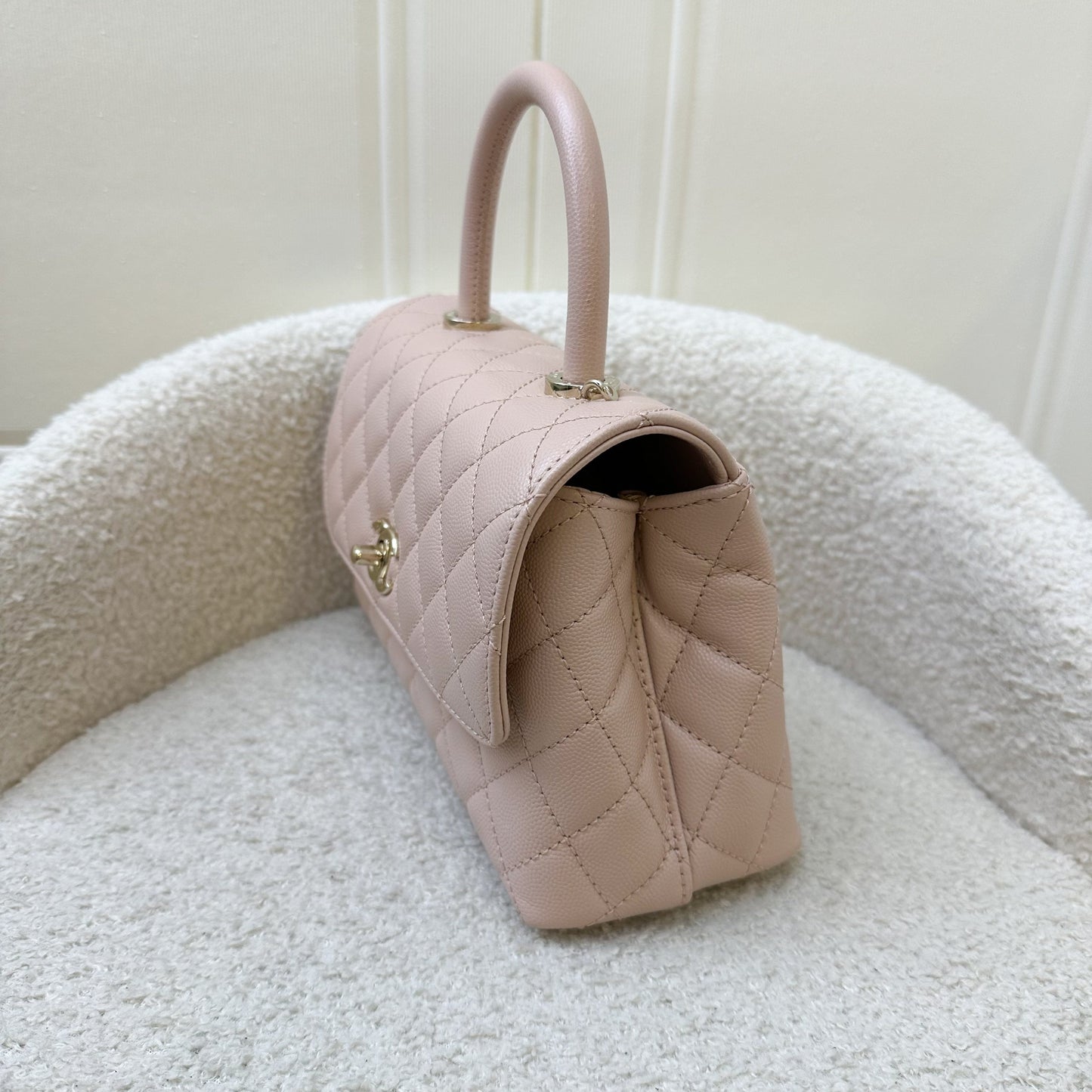 Chanel Small (24CM) Coco Handle in 21A Light Pink Caviar and Lghw Handbag