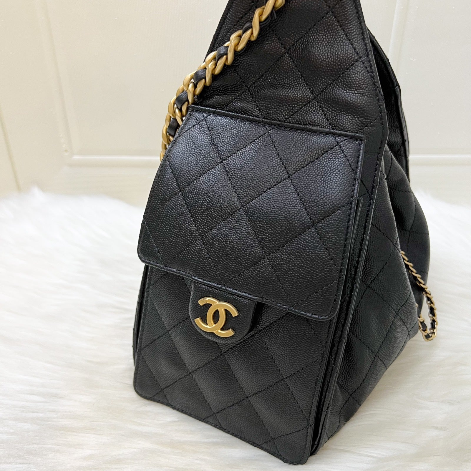 Chanel 25 Small Hobo Bag In Black Caviar And Aghw (model: AS5293) 7