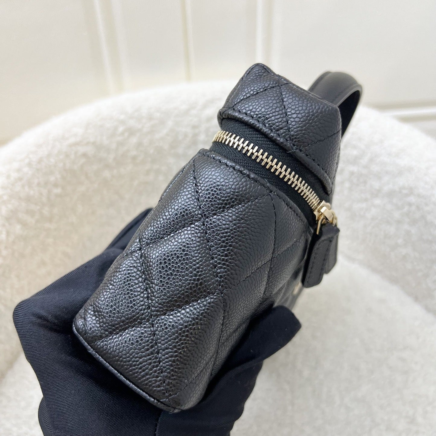 [dec 2024] Chanel Vanity / Clutch With Chain (lp Style Bag) In Black Caviar And Lghw (model: AP4385)