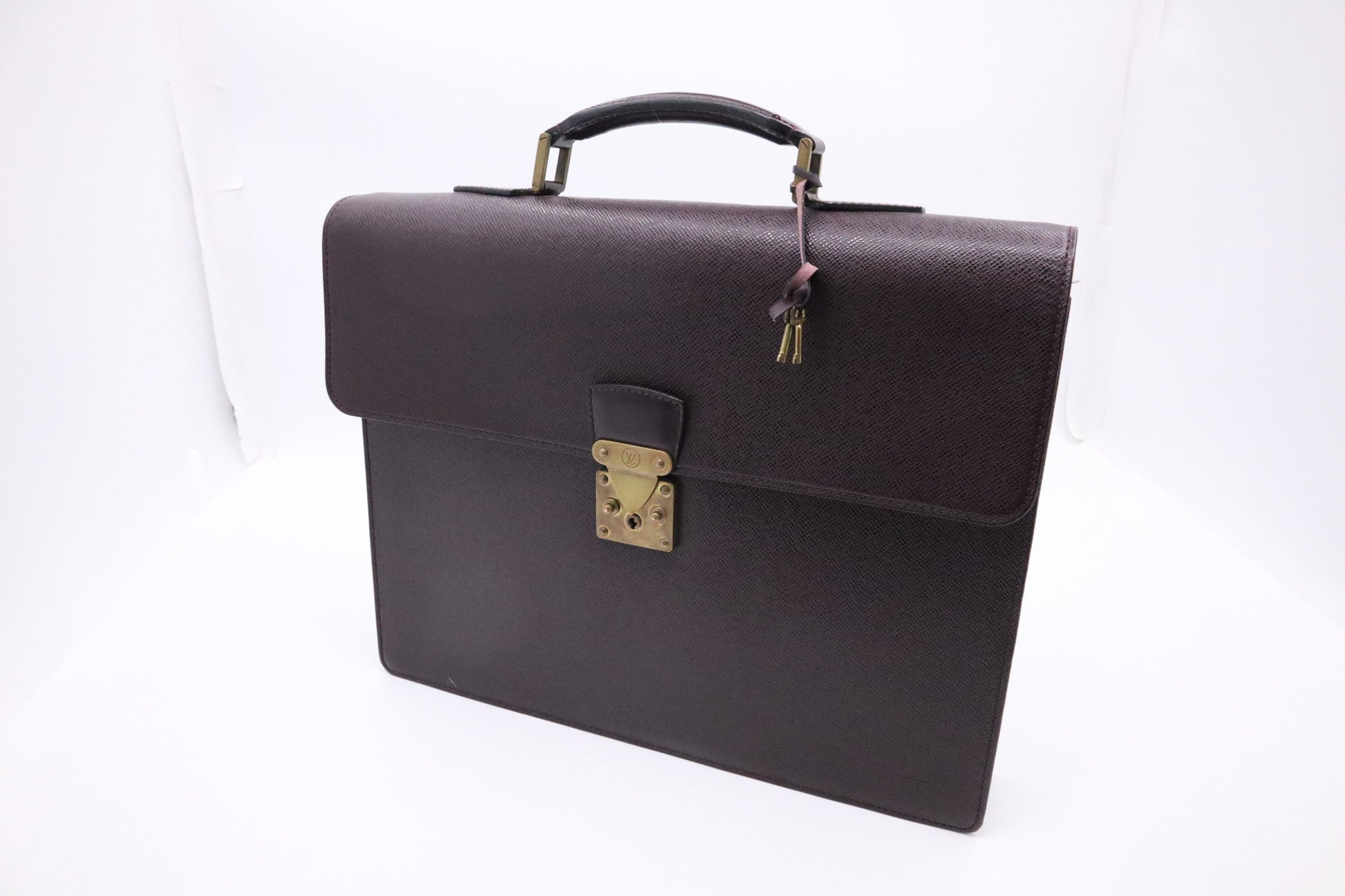 Louis Vuitton Serviette Moskova Purple Taiga Leather Handbag