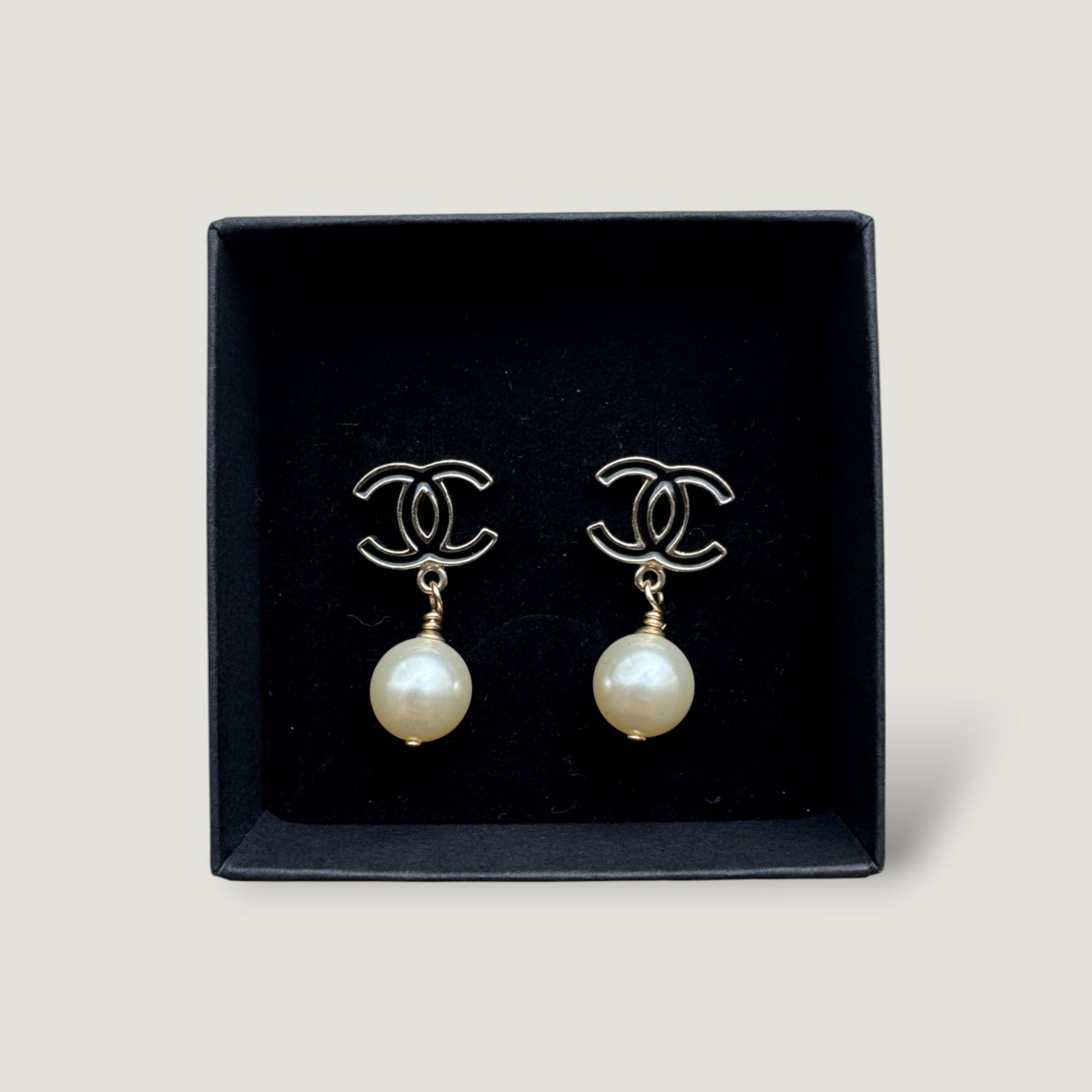 CHANEL EARRINGS | PEARLS