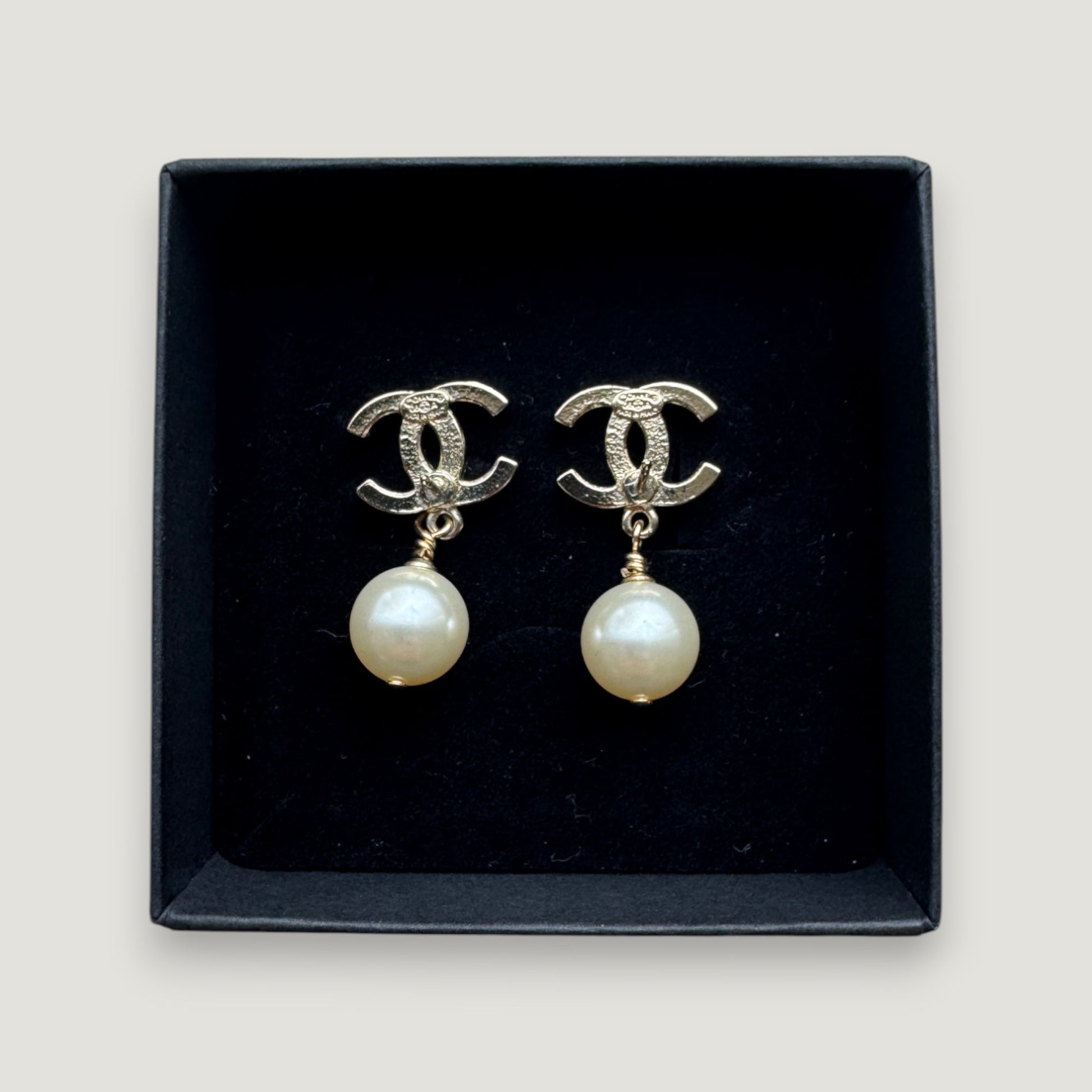 CHANEL EARRINGS | PEARLS