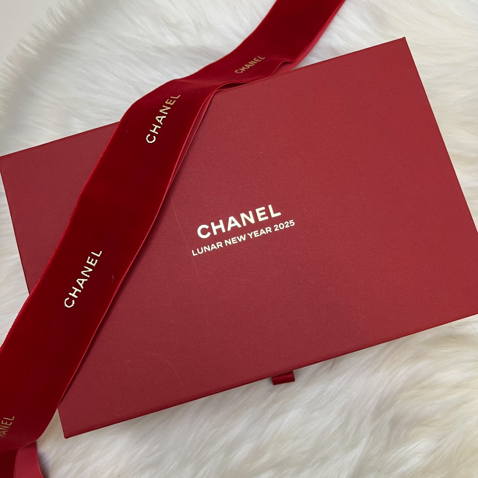 Chanel Year Of The Snake Vip Gift Candle And Holder Set In Gold Tone Hw Bag