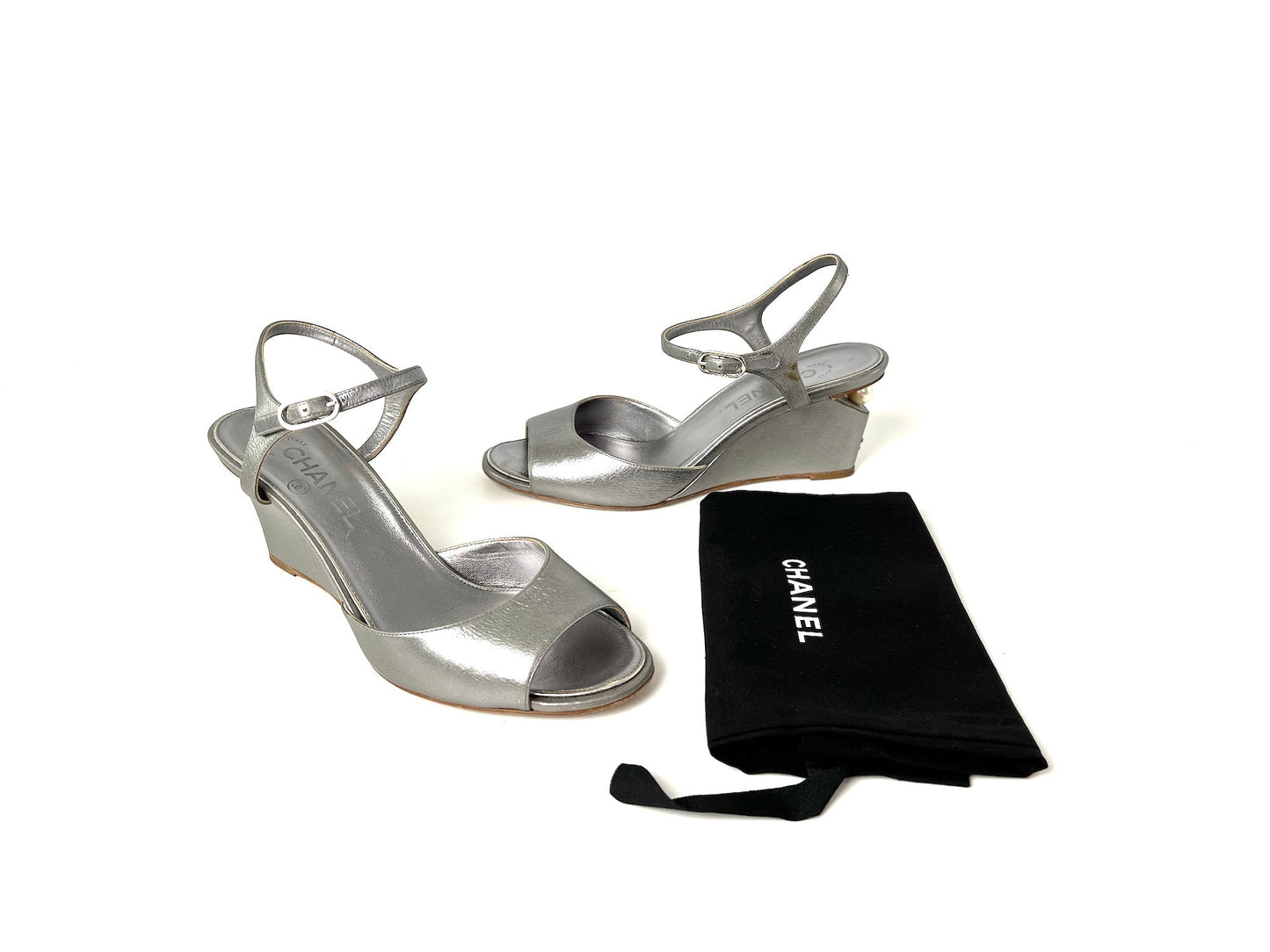 Chanel Pearl Cc Logo Silver Leather Wedge Sandals 38.5C 8