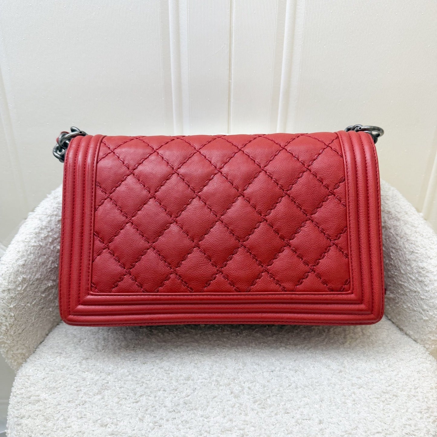 Chanel Medium 25Cm Boy Flap In Red Distressed Calfskin And Rhw Bag