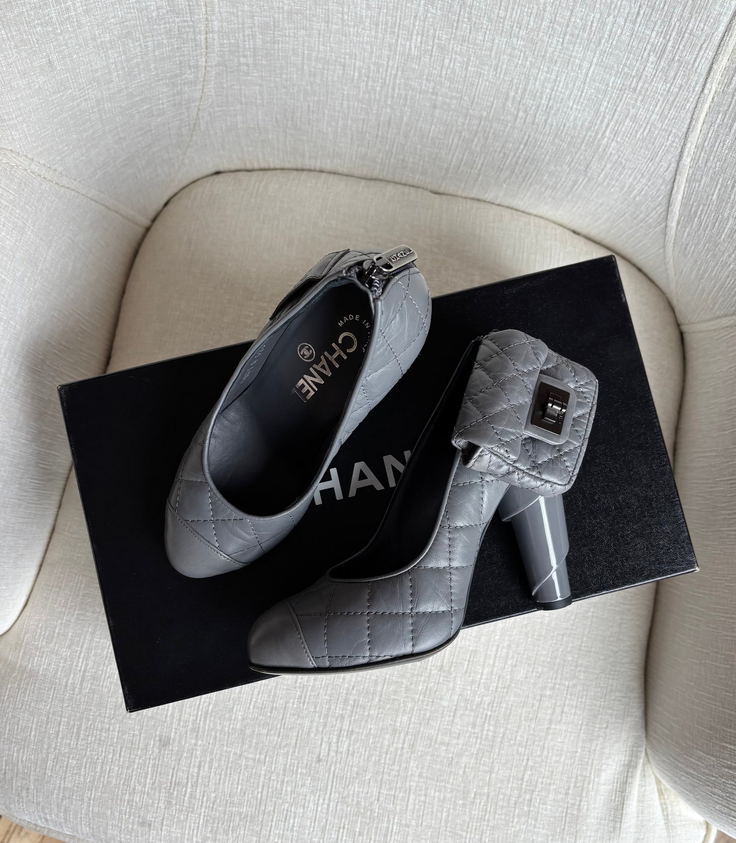 Chanel 'Reissue Pouch' Pumps - Women'S 34 Women Shoes