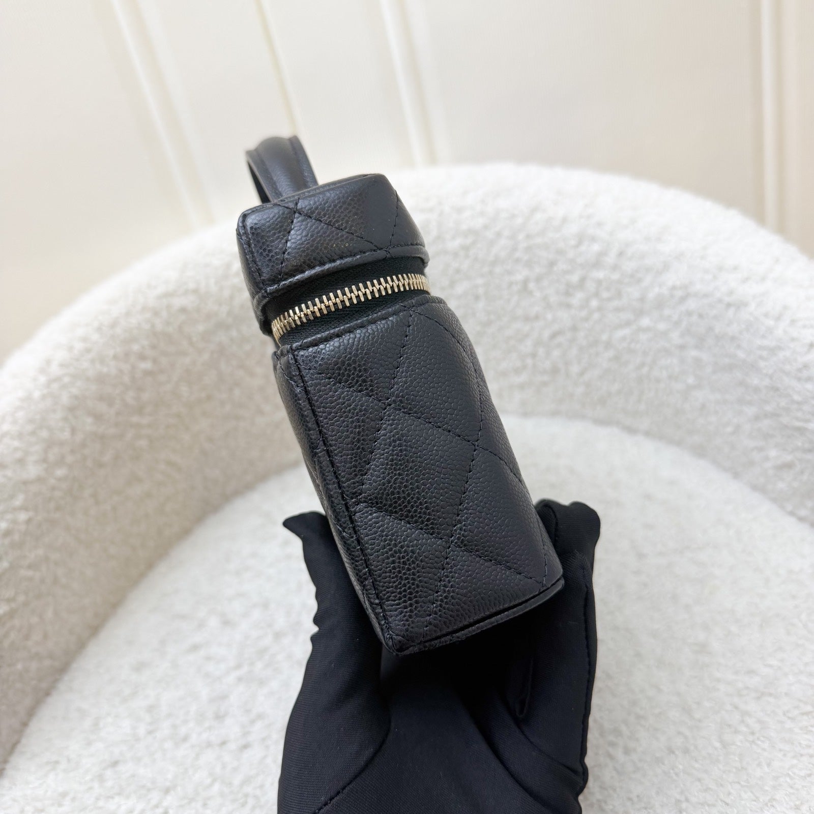 Chanel [local Set Oct 2025] 25K Vanity / Clutch with Chain (lp Style Bag) in Black Caviar and Lghw ( )